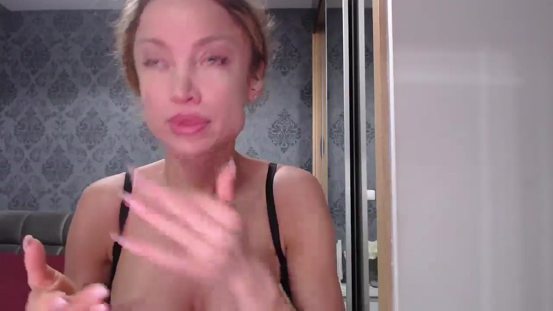 Gallery image thumbnail from Anayys's myfreecams stream on, 03/31/2025, 05:47 image 10 of 20