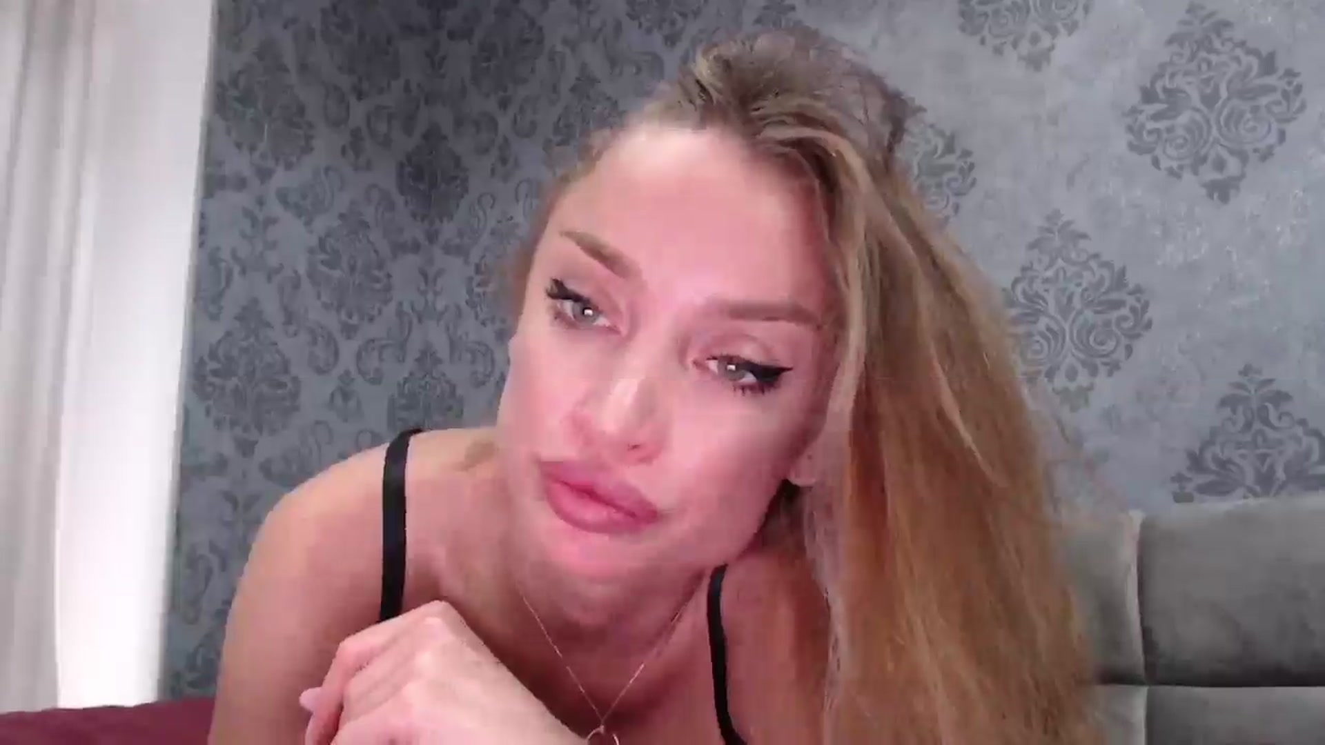 Gallery image thumbnail from Anayys's myfreecams stream on, 03/31/2025, 09:41 image 5 of 20