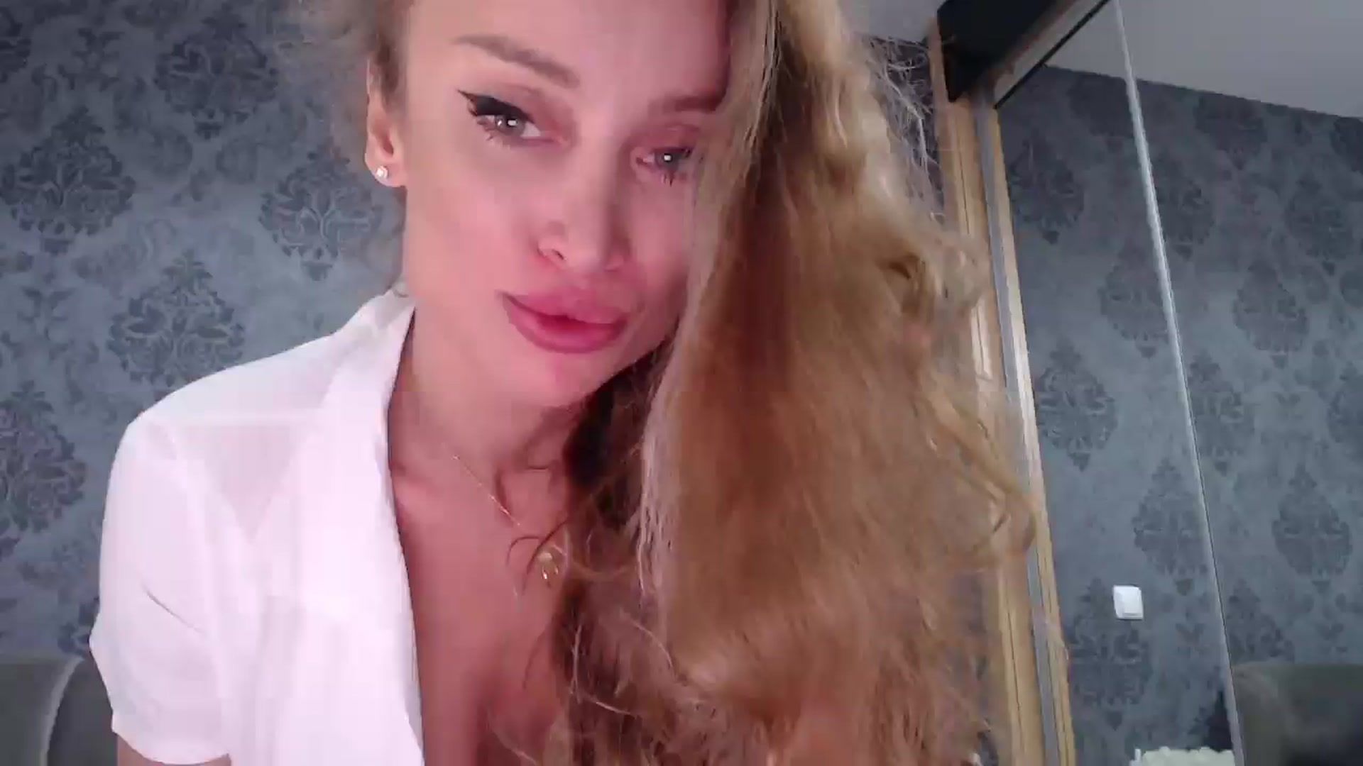Gallery image thumbnail from Anayys's myfreecams stream on, 04/01/2025, 10:43 image 13 of 20