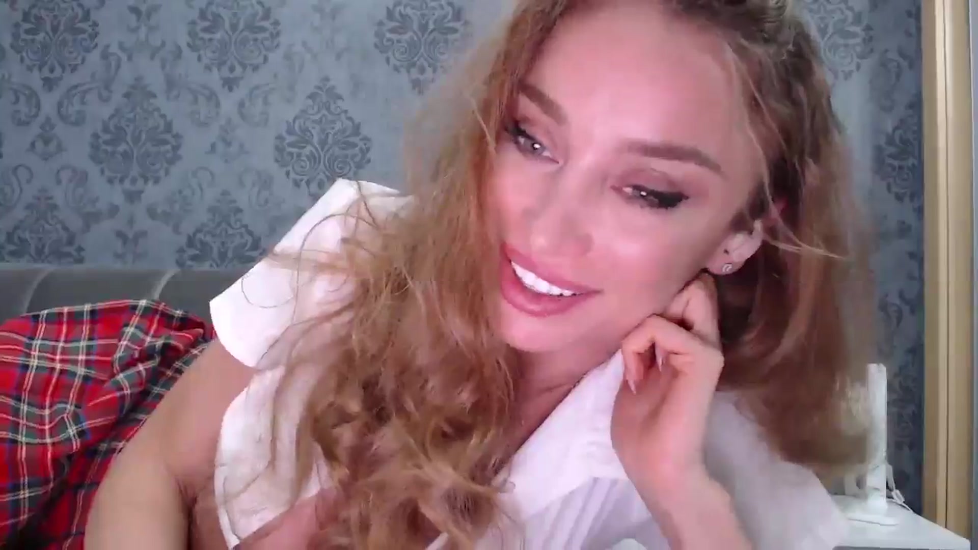 Gallery image thumbnail from Anayys's myfreecams stream on, 04/01/2025, 23:23 image 2 of 20