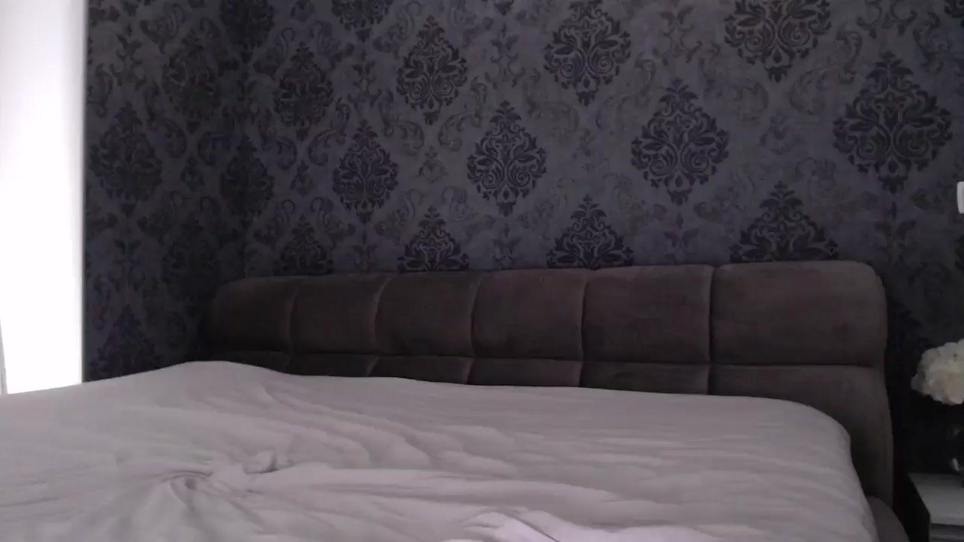 Gallery image thumbnail from Anayys's myfreecams stream on, 04/02/2025, 10:03 image 2 of 20
