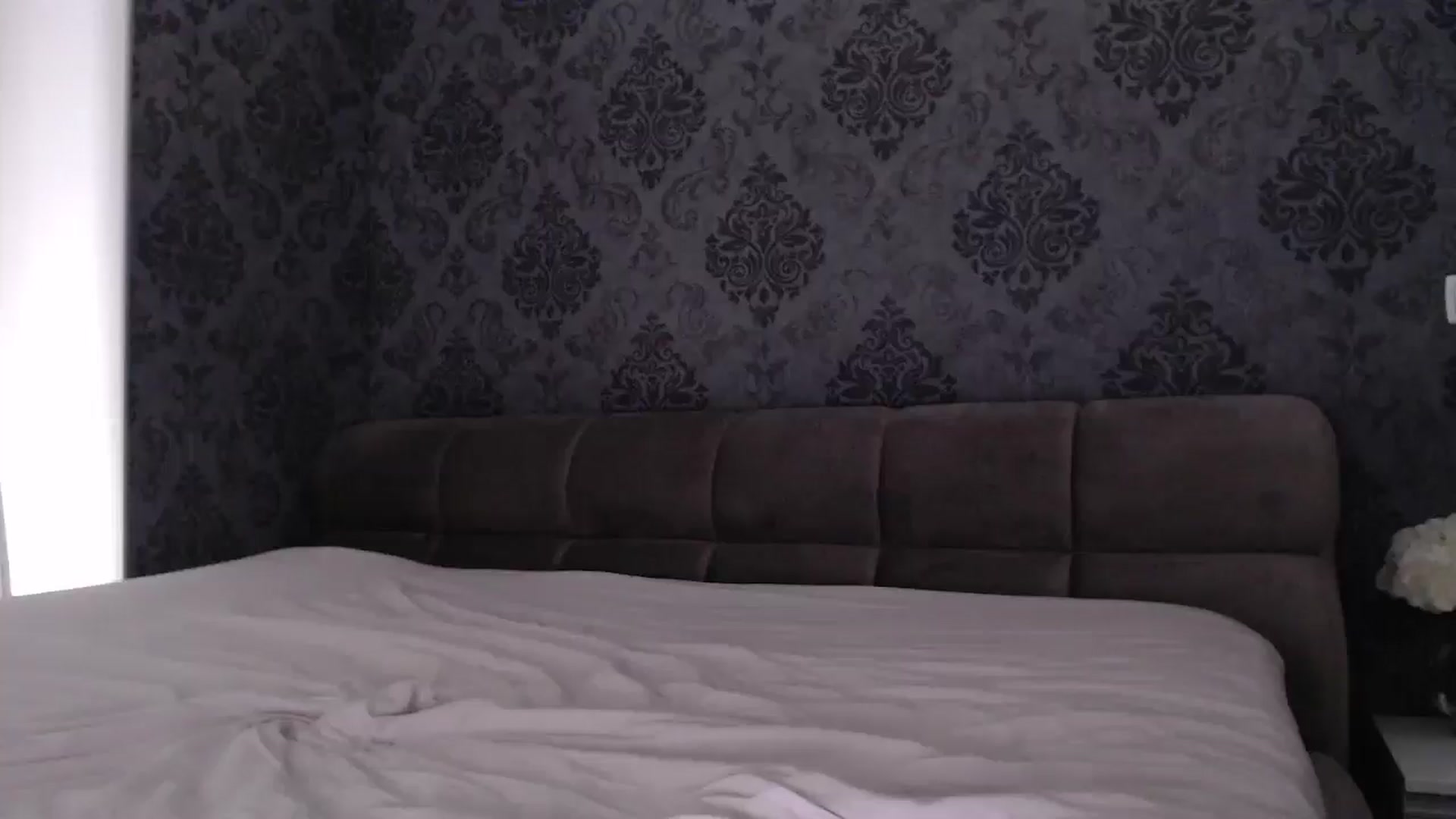 Gallery image thumbnail from Anayys's myfreecams stream on, 04/02/2025, 10:03 image 10 of 20