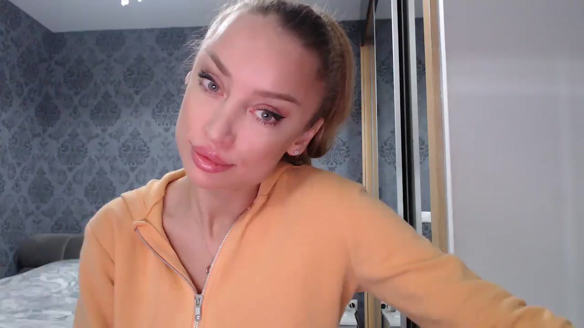 Gallery image thumbnail from Anayys's myfreecams stream on, 04/06/2025, 10:22 image 11 of 20