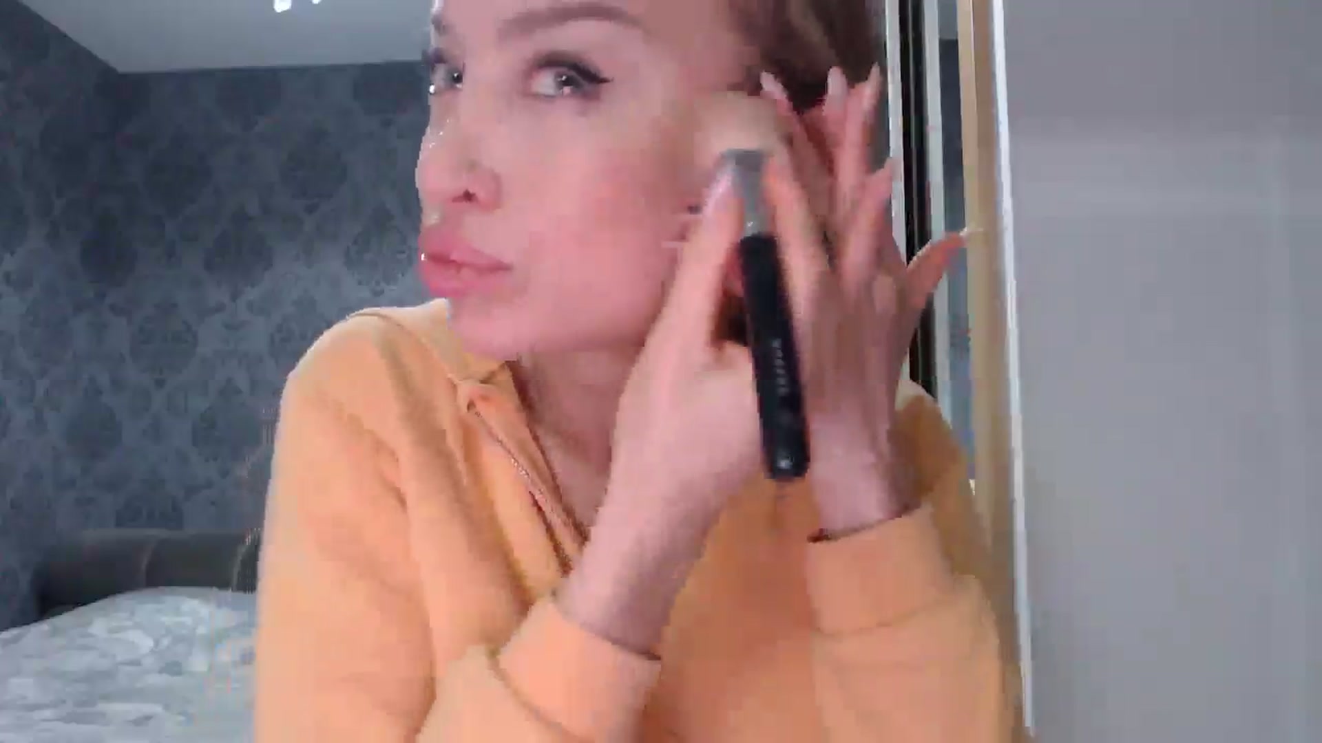 Gallery image thumbnail from Anayys's myfreecams stream on, 04/06/2025, 10:22 image 7 of 20