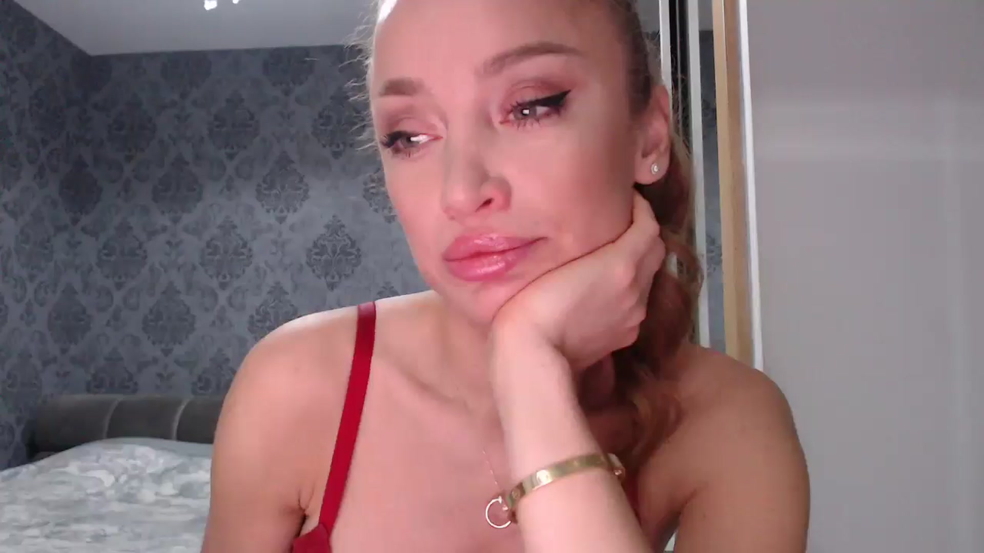Gallery image thumbnail from Anayys's myfreecams stream on, 04/06/2025, 10:22 image 17 of 20