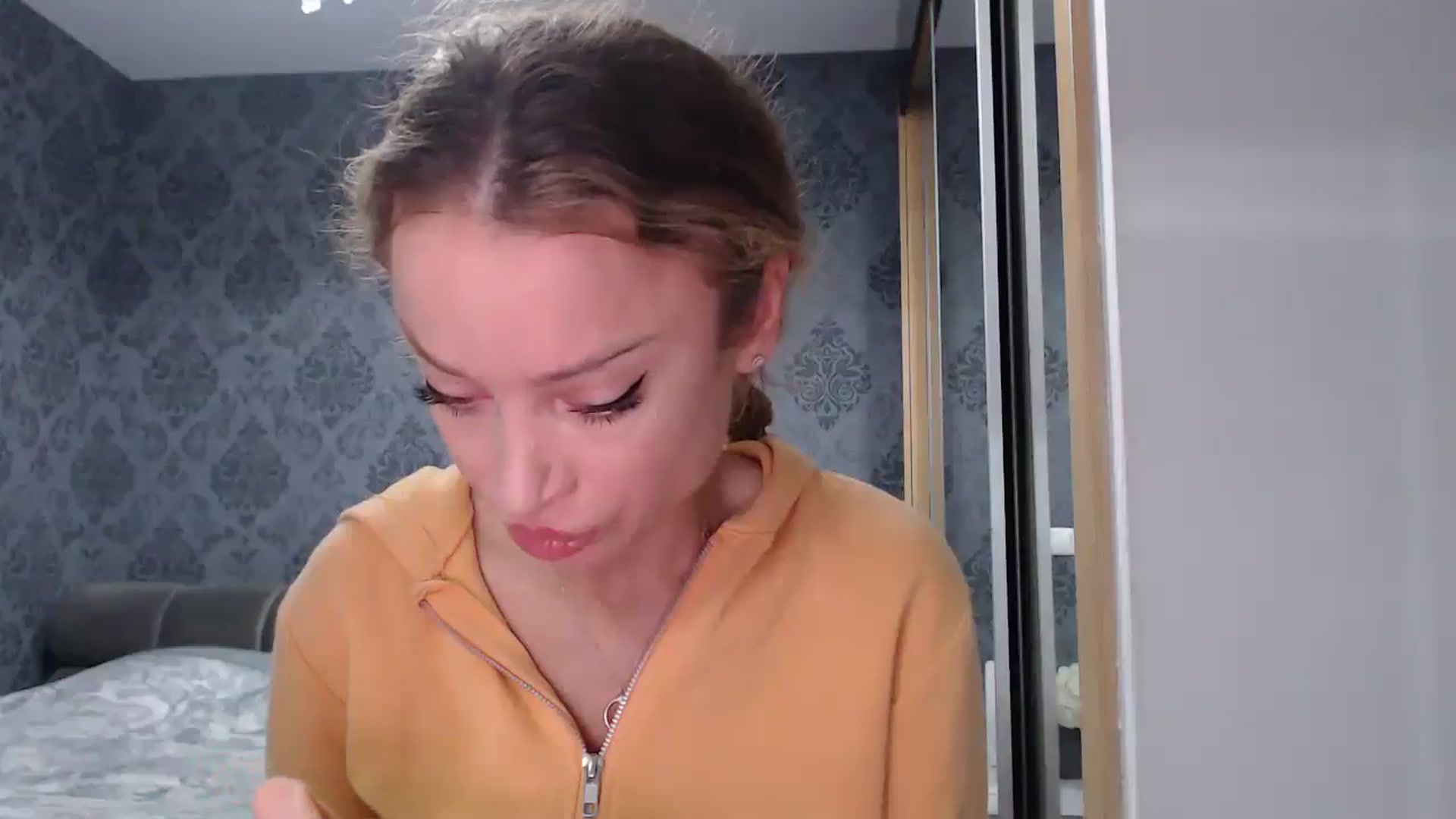 Gallery image thumbnail from Anayys's myfreecams stream on, 04/06/2025, 10:22 image 6 of 20