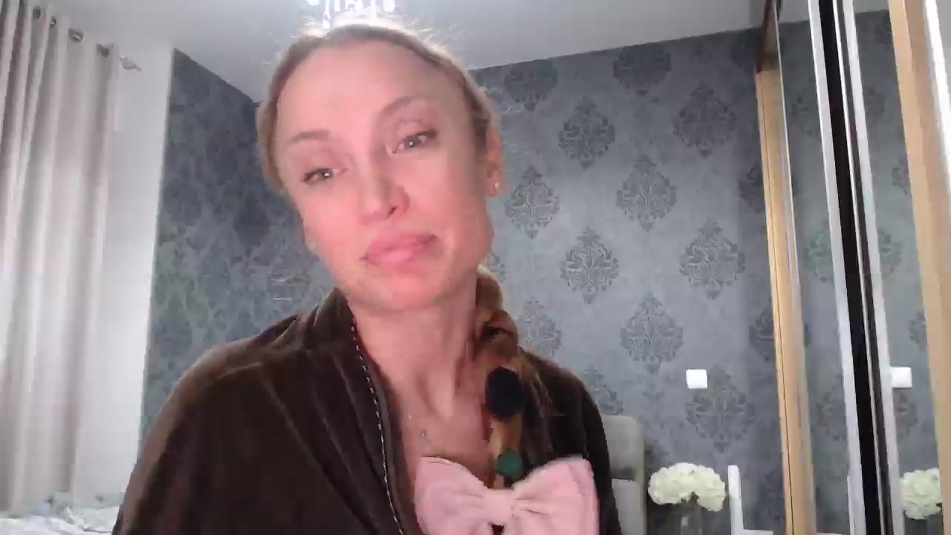 Gallery image thumbnail from Anayys's myfreecams stream on, 04/07/2025, 03:03 image 18 of 20