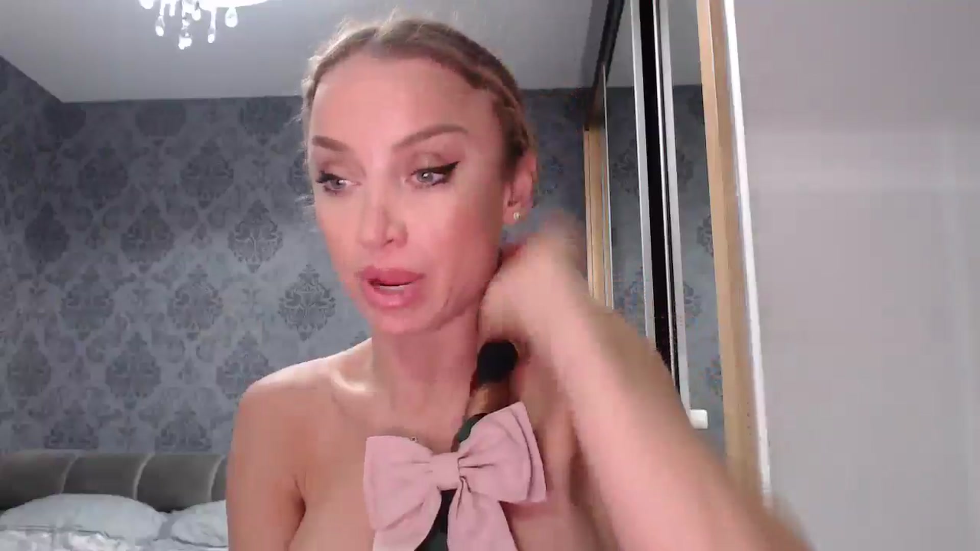Gallery image thumbnail from Anayys's myfreecams stream on, 04/07/2025, 03:03 image 3 of 20