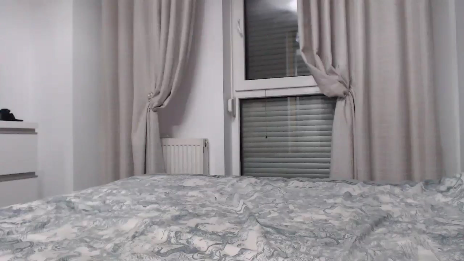 Gallery image thumbnail from Anayys's myfreecams stream on, 04/08/2025, 19:10 image 15 of 20