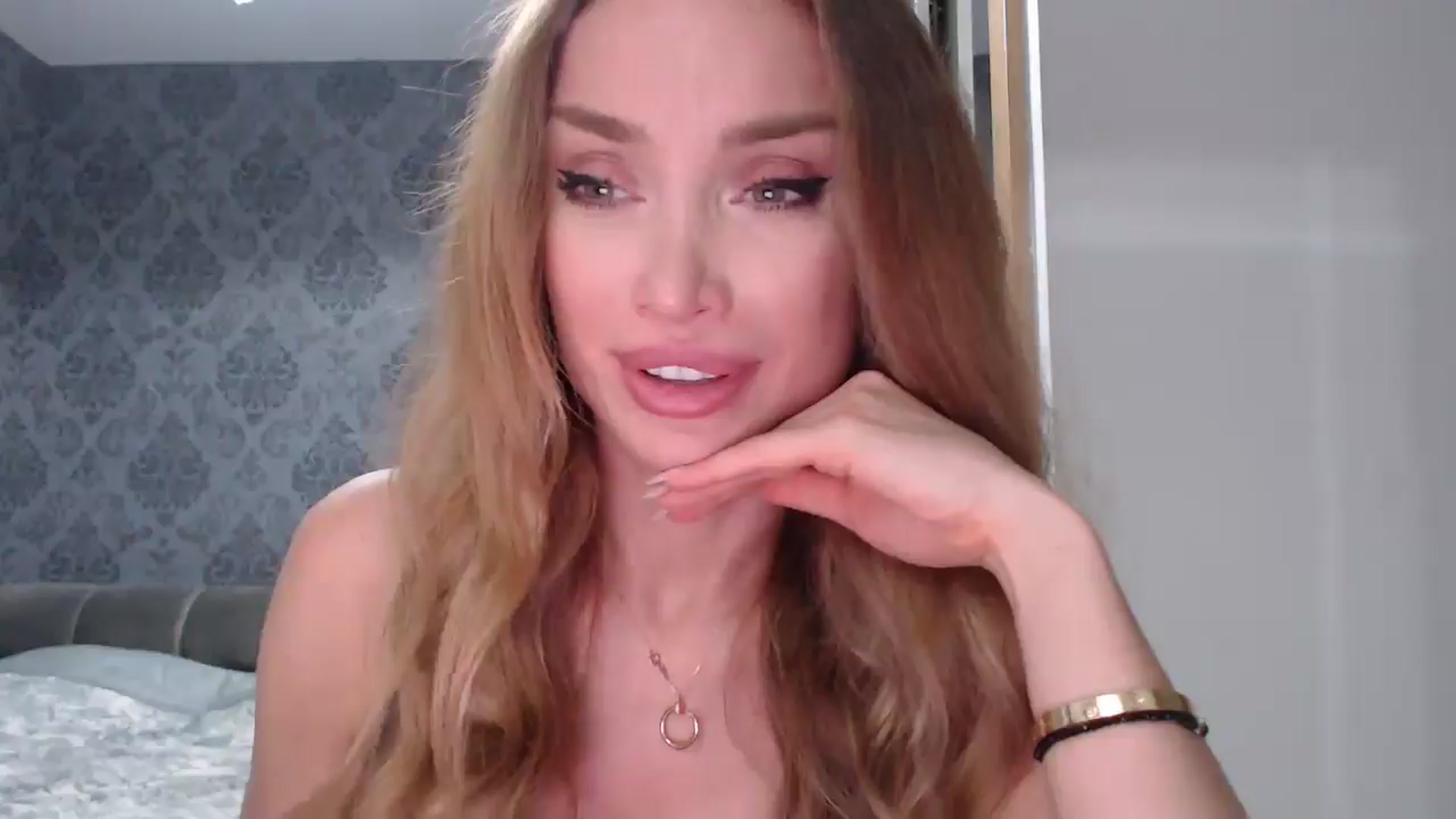 Gallery image thumbnail from Anayys's myfreecams stream on, 04/08/2025, 21:14 image 11 of 20
