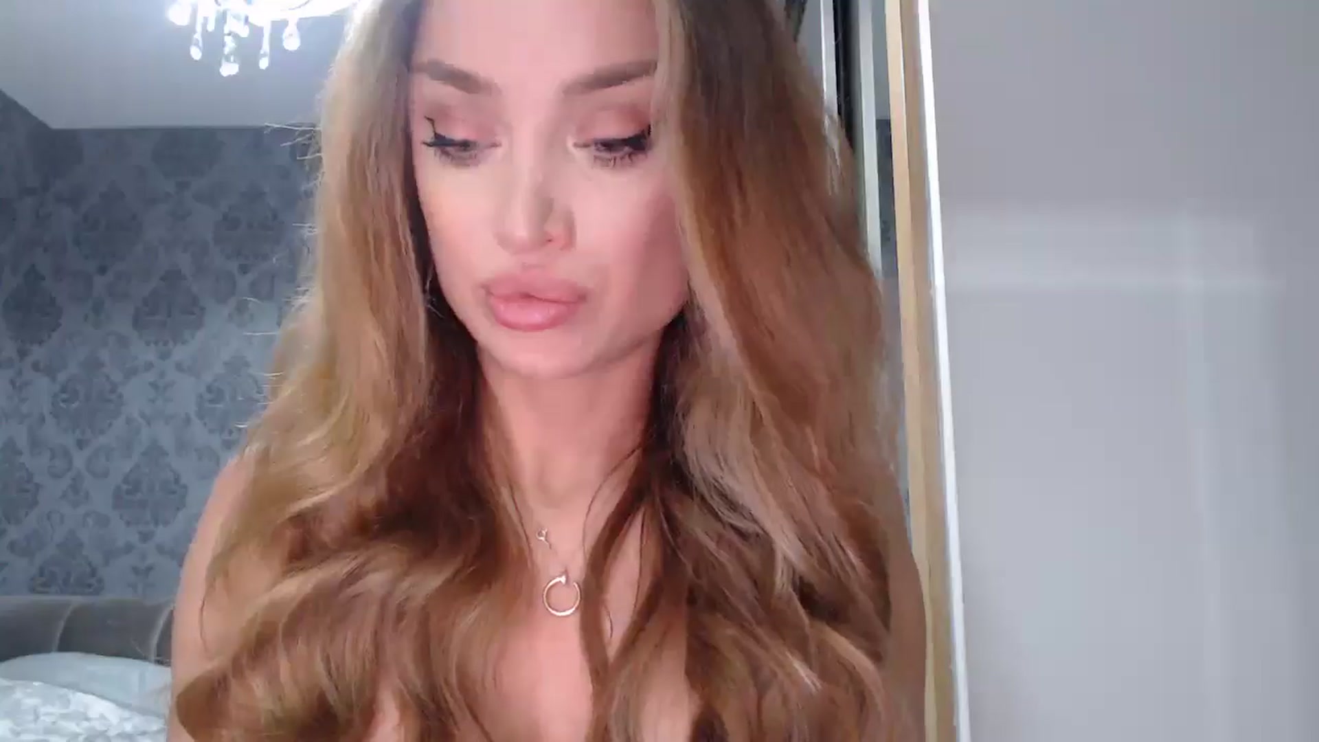 Gallery image thumbnail from Anayys's myfreecams stream on, 04/08/2025, 21:14 image 4 of 20