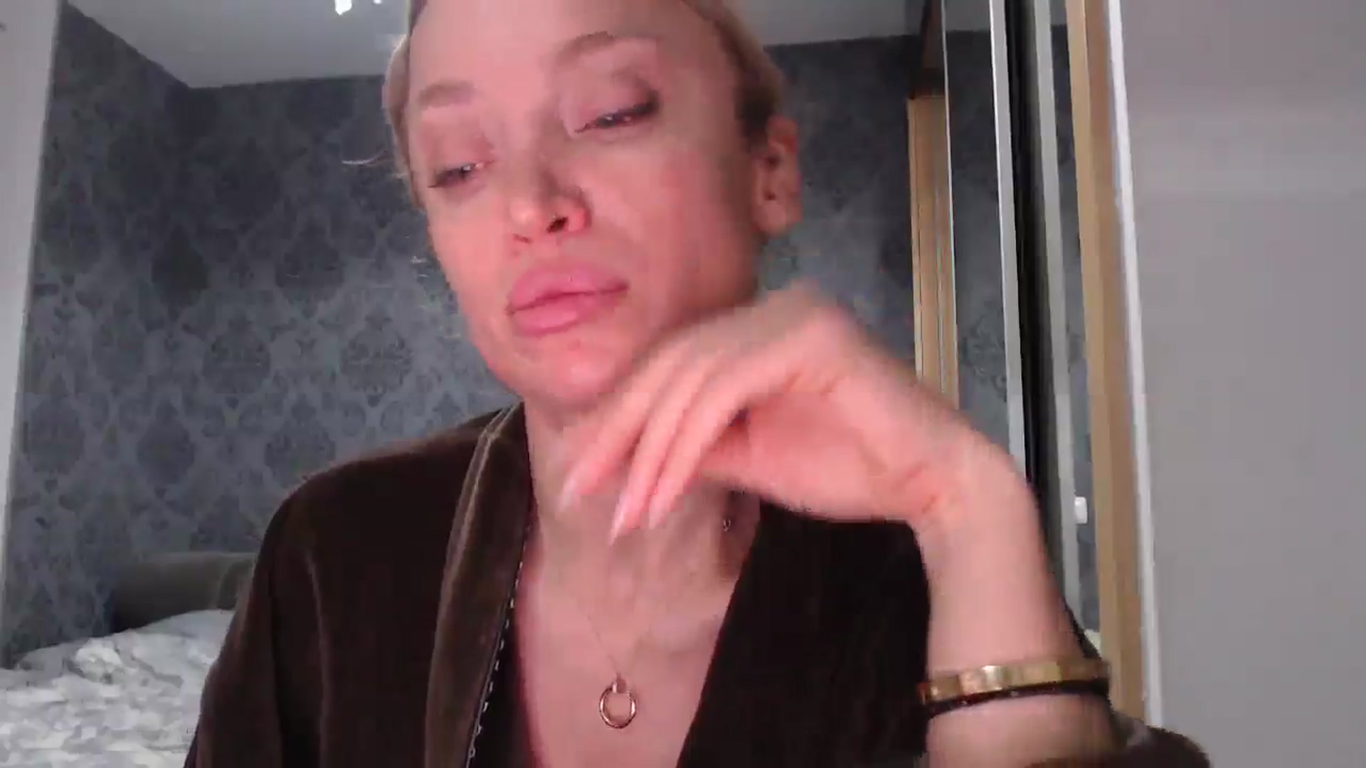 Gallery image thumbnail from Anayys's myfreecams stream on, 04/09/2025, 02:59 image 17 of 20