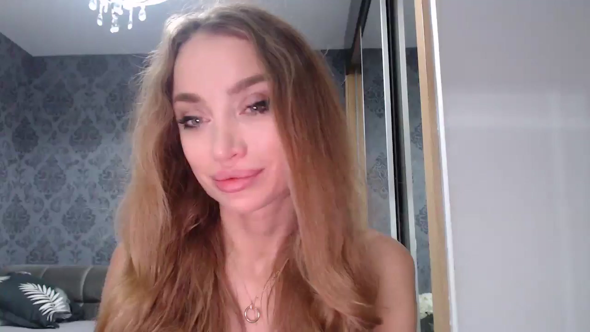 Gallery image thumbnail from Anayys's myfreecams stream on, 04/10/2025, 24:00 image 14 of 20