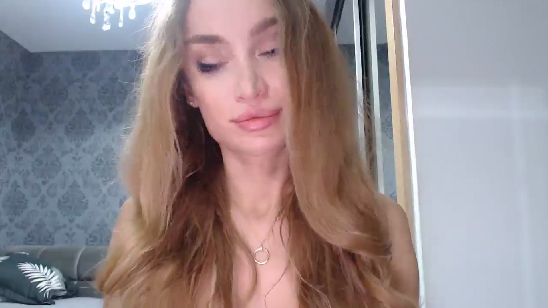 Gallery image thumbnail from Anayys's myfreecams stream on, 04/10/2025, 24:00 image 15 of 20