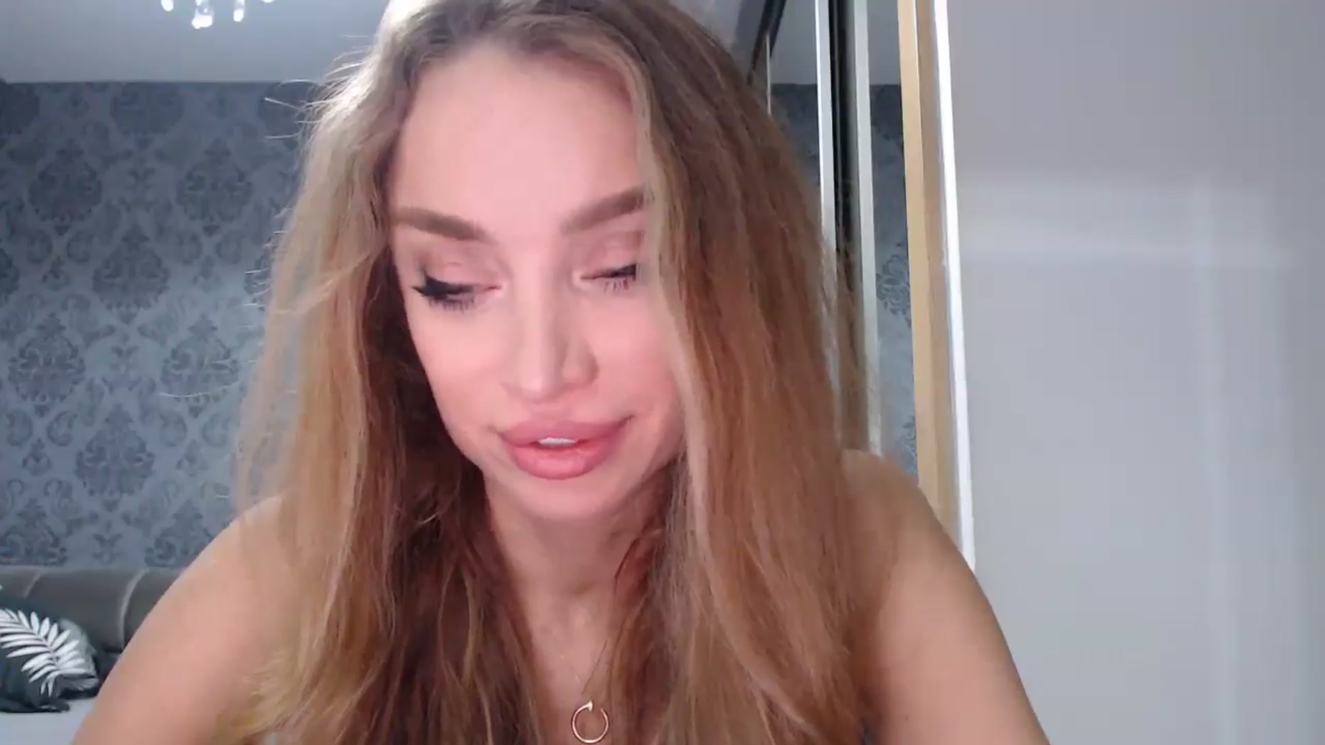 Gallery image thumbnail from Anayys's myfreecams stream on, 04/10/2025, 24:00 image 6 of 20