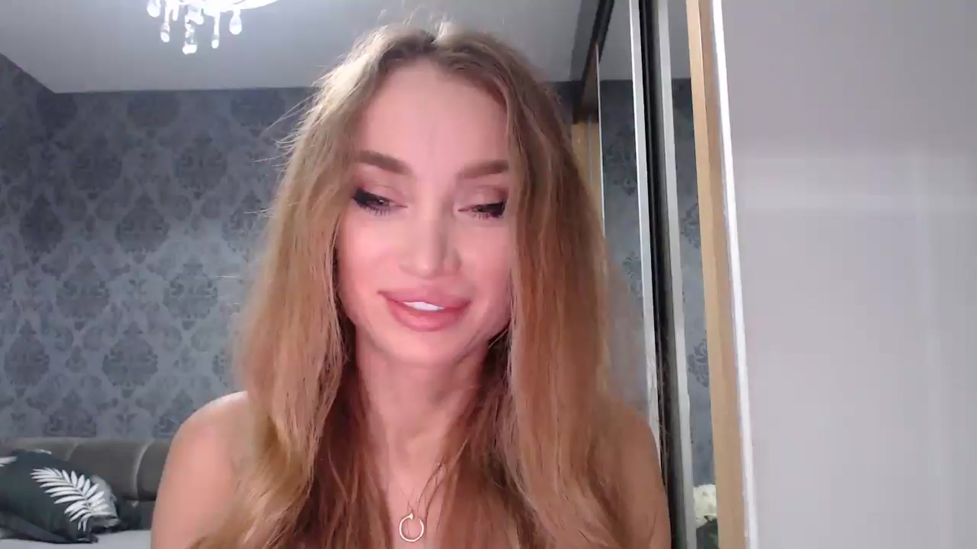 Gallery image thumbnail from Anayys's myfreecams stream on, 04/10/2025, 24:00 image 13 of 20