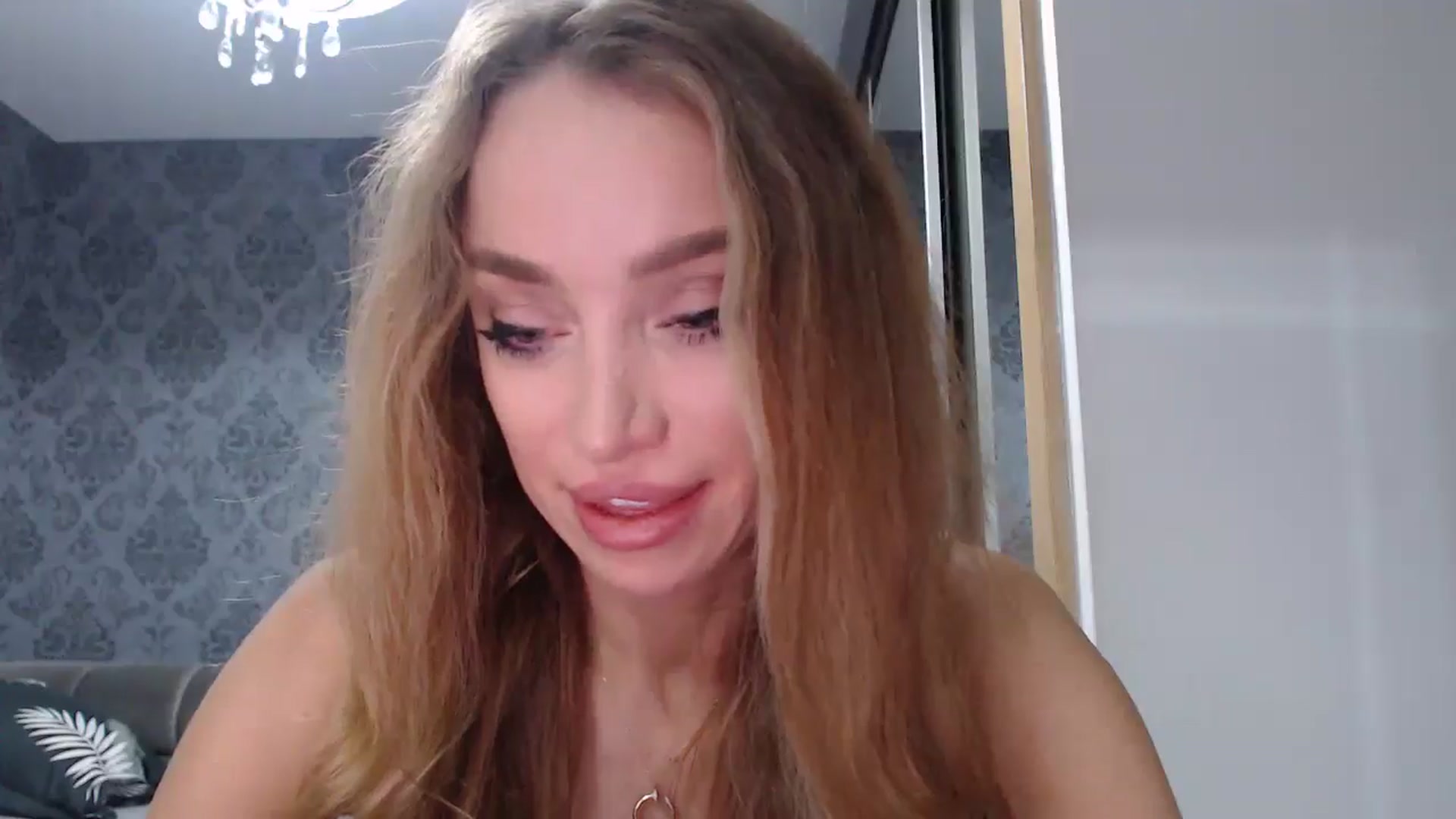 Gallery image thumbnail from Anayys's myfreecams stream on, 04/10/2025, 24:00 image 12 of 20