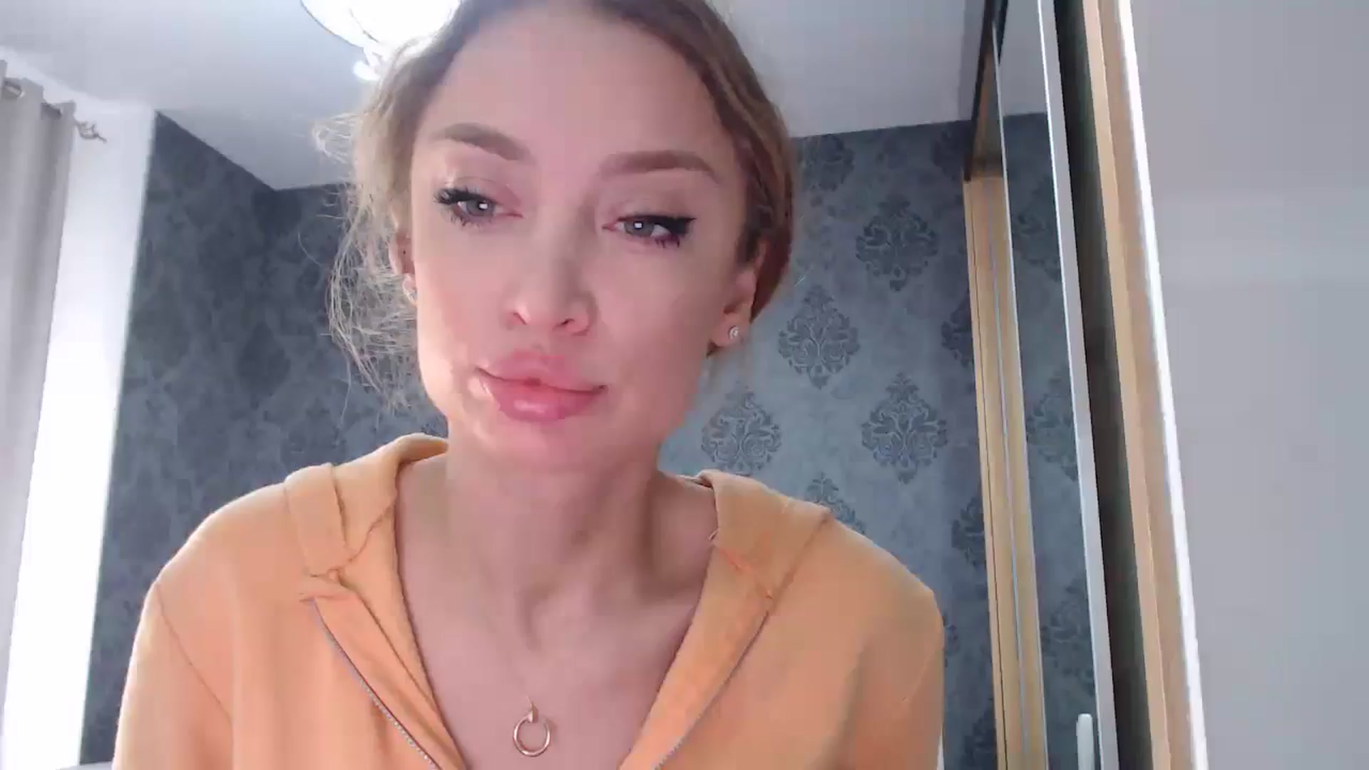 Gallery image thumbnail from Anayys's myfreecams stream on, 04/10/2025, 11:29 image 1 of 20