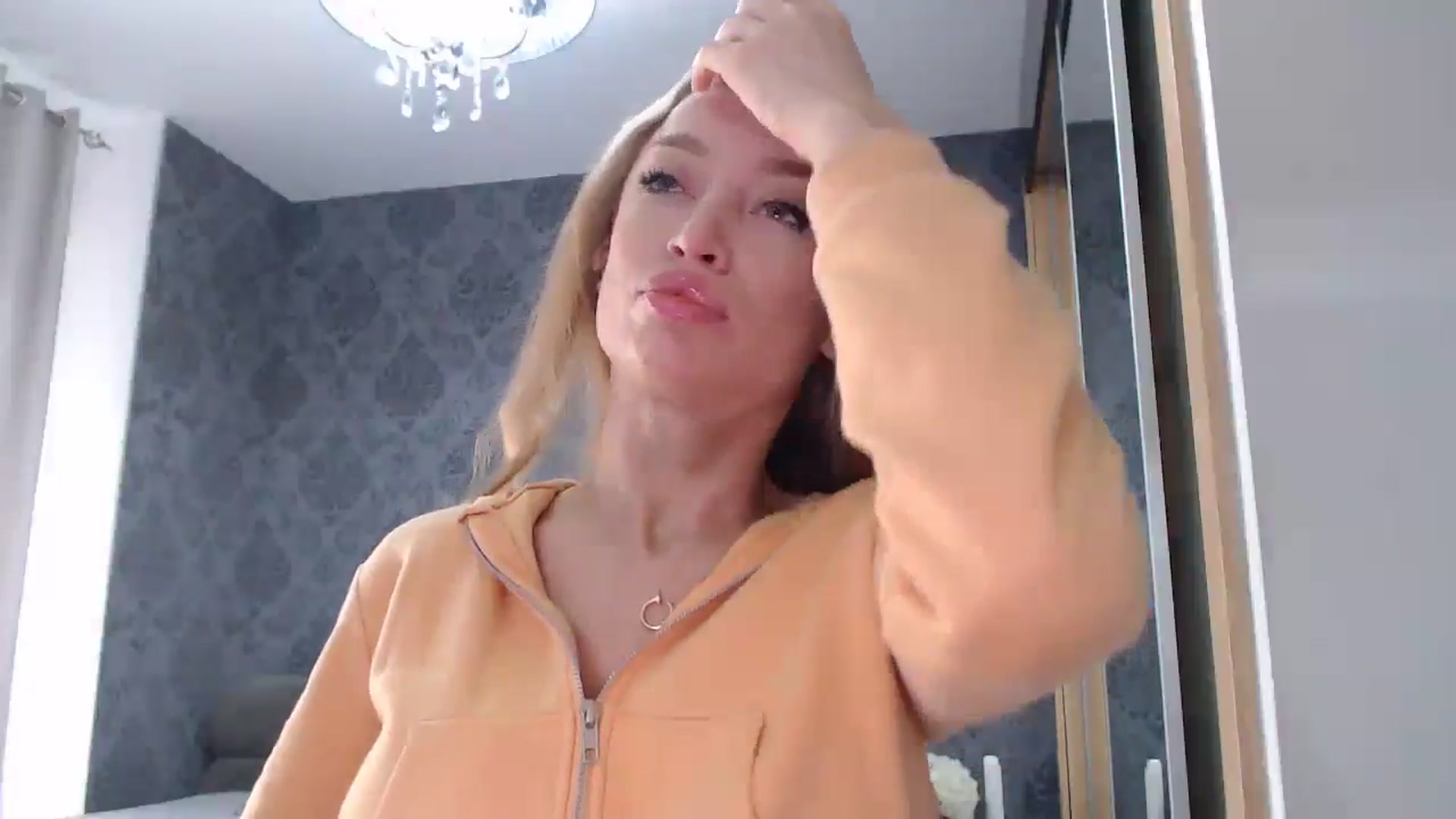 Gallery image thumbnail from Anayys's myfreecams stream on, 04/10/2025, 11:29 image 3 of 20