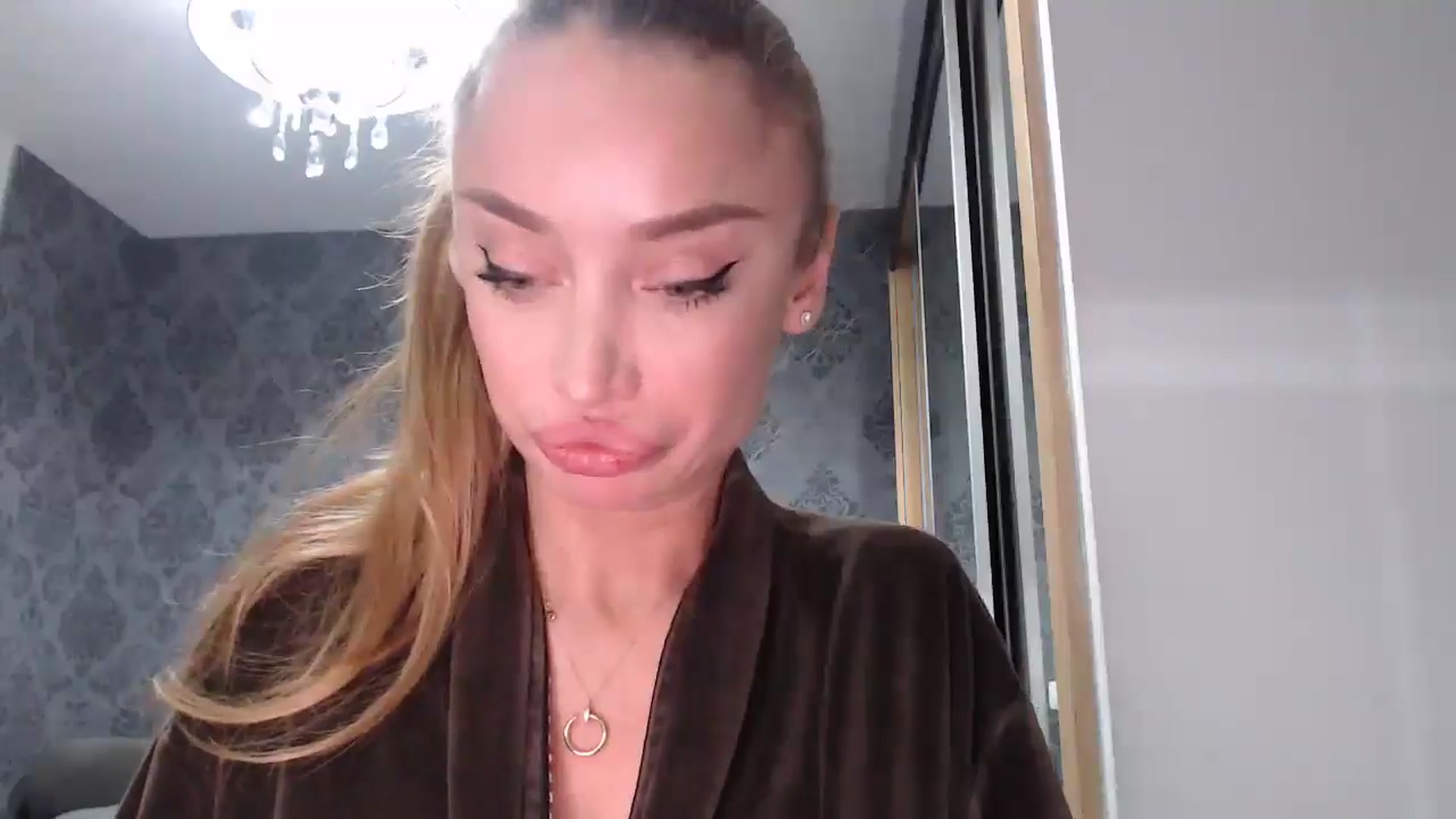Gallery image thumbnail from Anayys's myfreecams stream on, 04/12/2025, 18:26 image 6 of 20