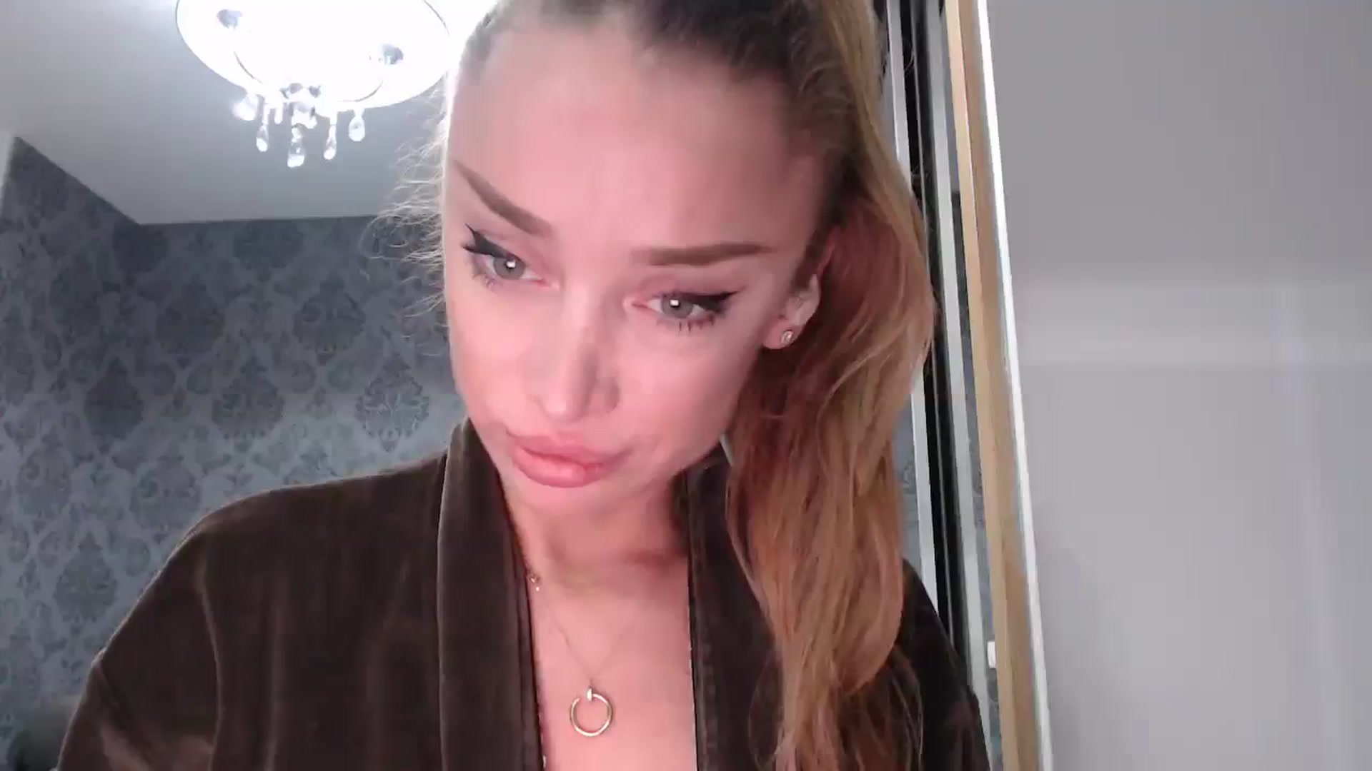 Gallery image thumbnail from Anayys's myfreecams stream on, 04/12/2025, 18:26 image 1 of 20