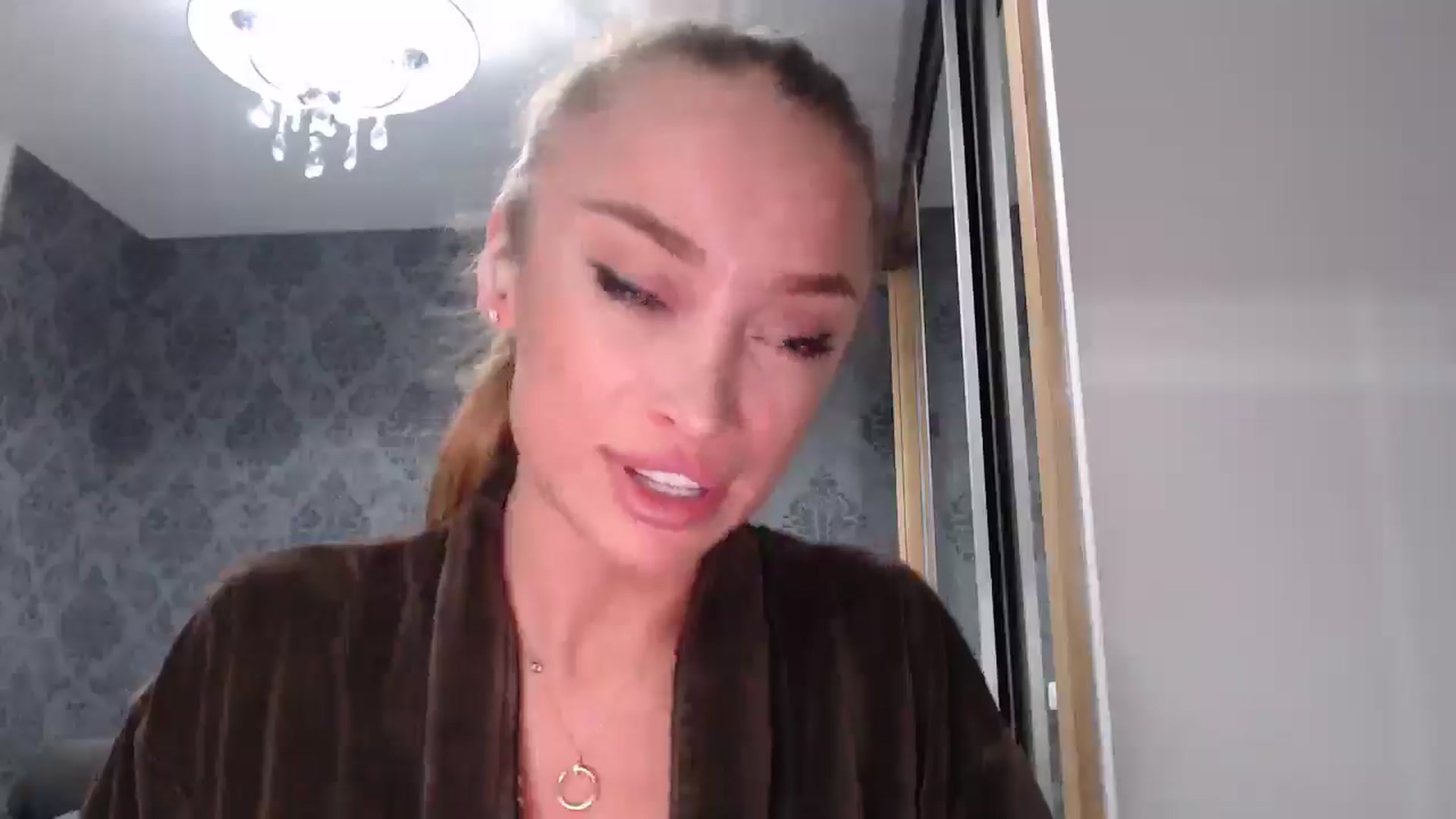 Gallery image thumbnail from Anayys's myfreecams stream on, 04/12/2025, 18:26 image 2 of 20