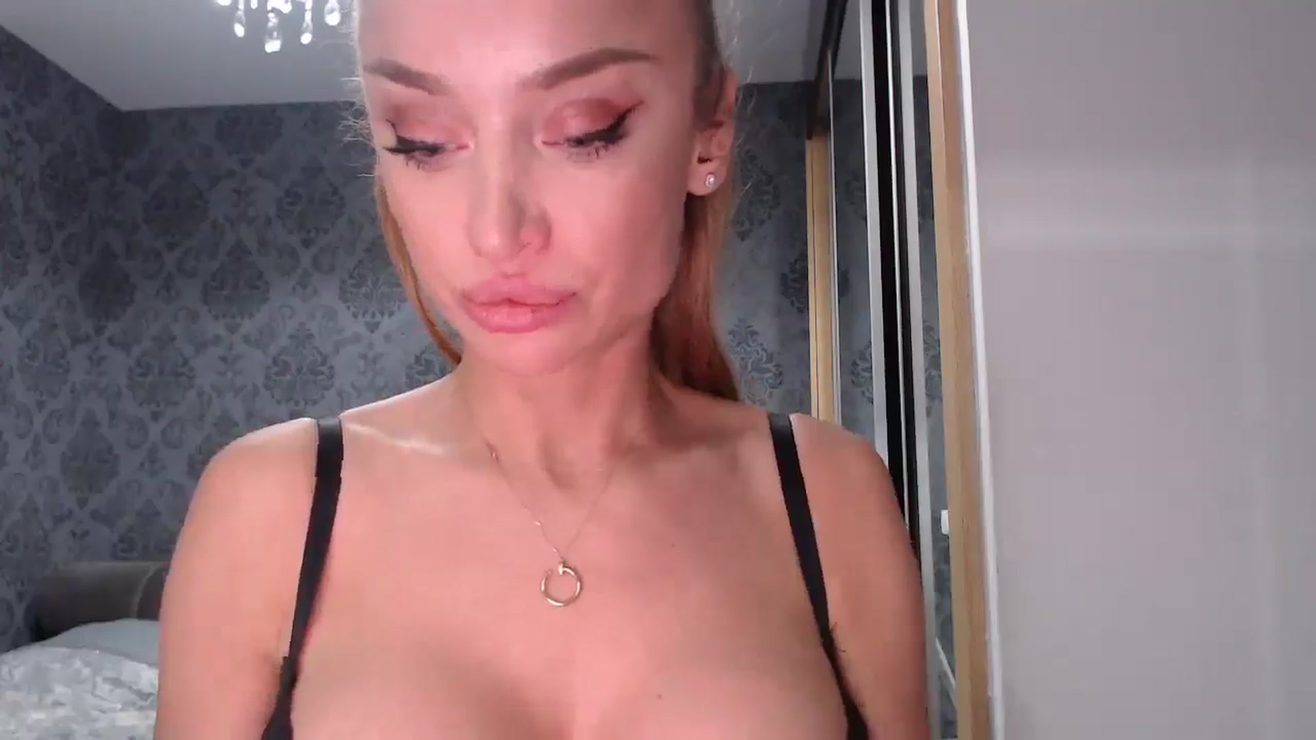 Gallery image thumbnail from Anayys's myfreecams stream on, 04/12/2025, 19:08 image 7 of 20