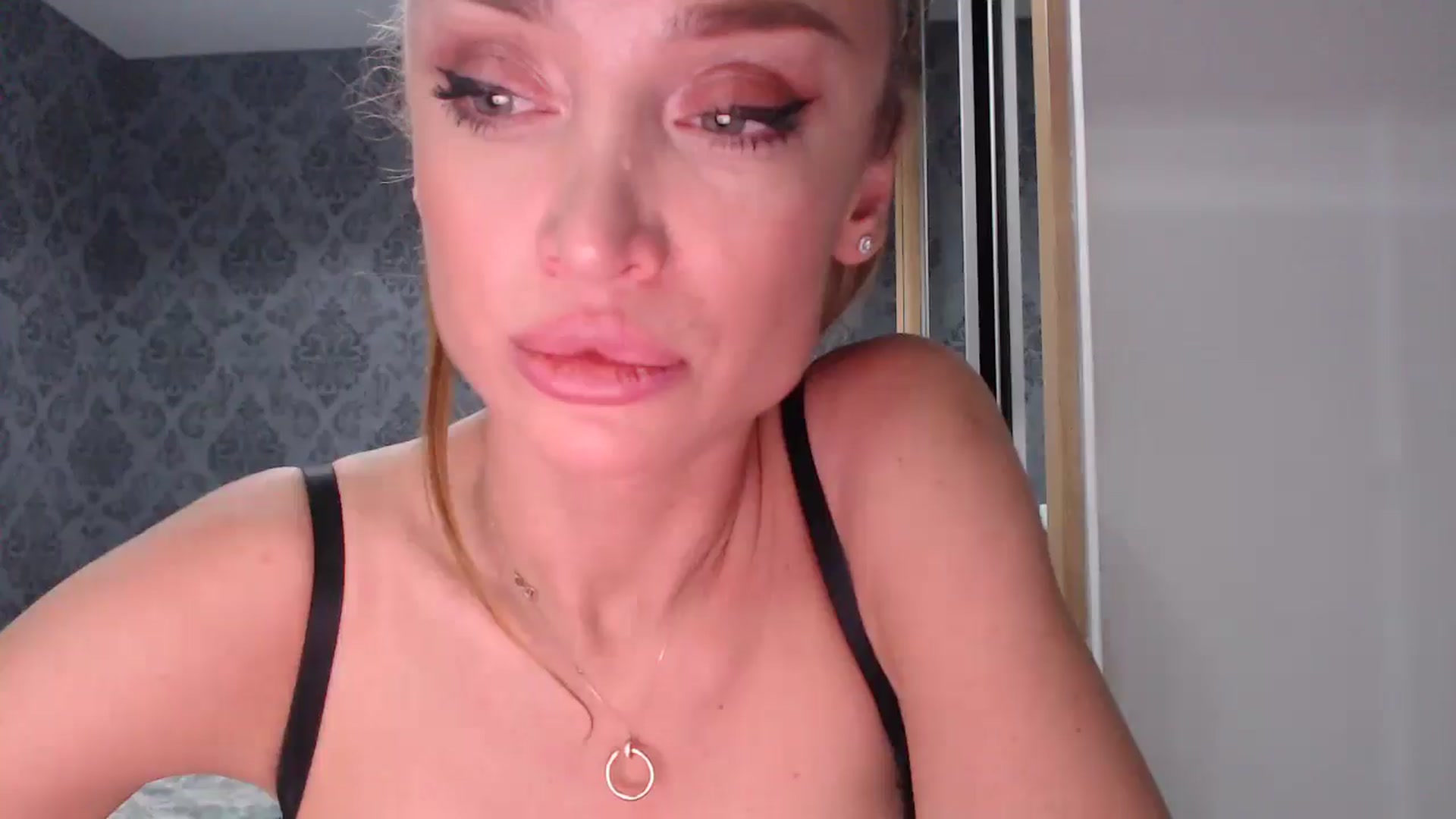 Gallery image thumbnail from Anayys's myfreecams stream on, 04/12/2025, 19:08 image 14 of 20