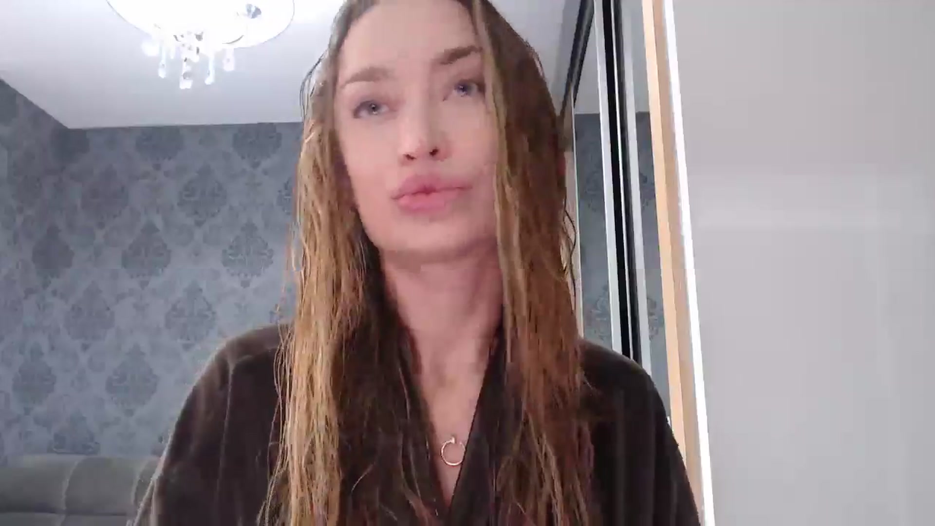 Gallery image thumbnail from Anayys's myfreecams stream on, 04/13/2025, 10:08 image 9 of 20