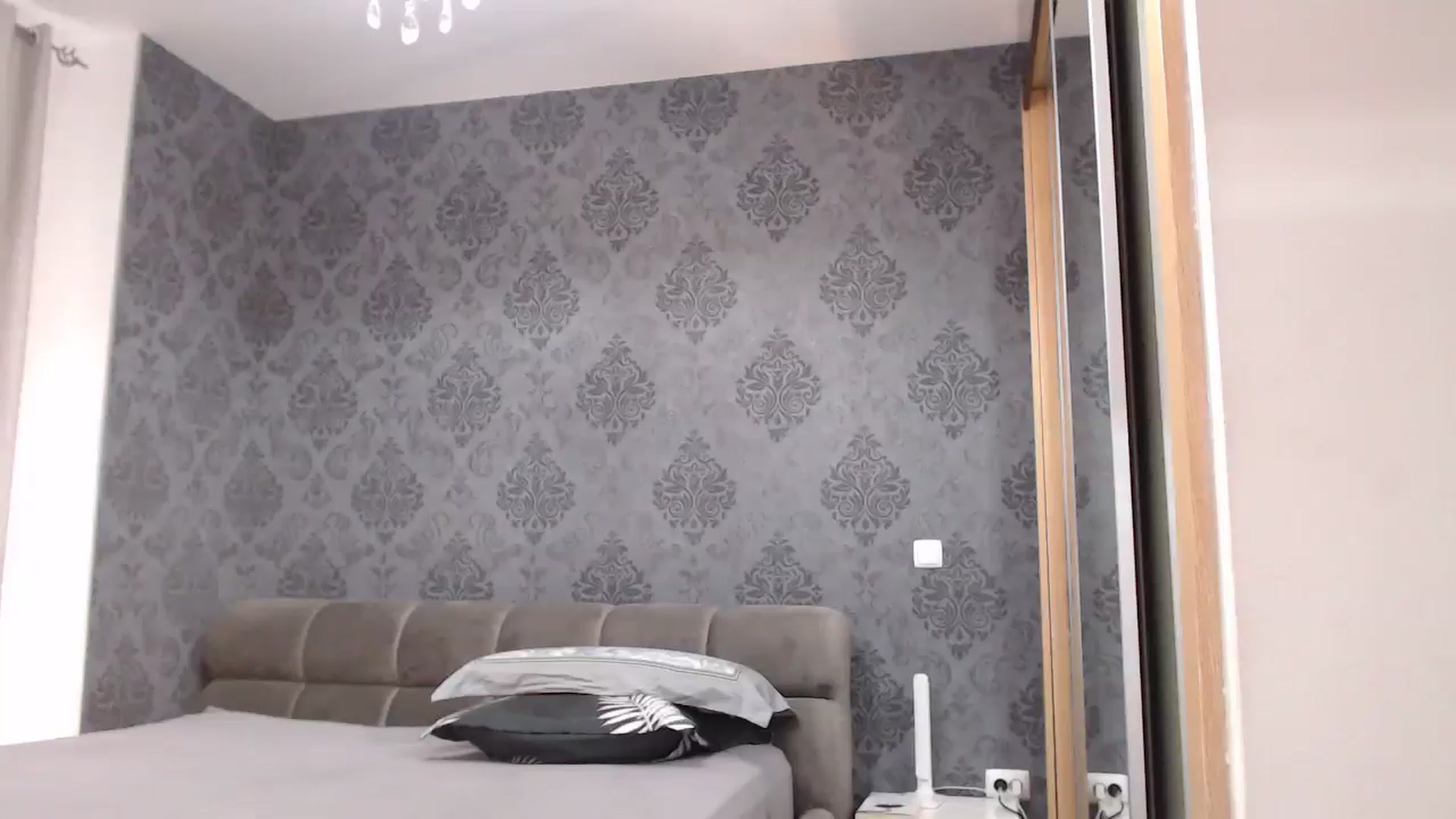 Gallery image thumbnail from Anayys's myfreecams stream on, 04/13/2025, 12:27 image 15 of 20