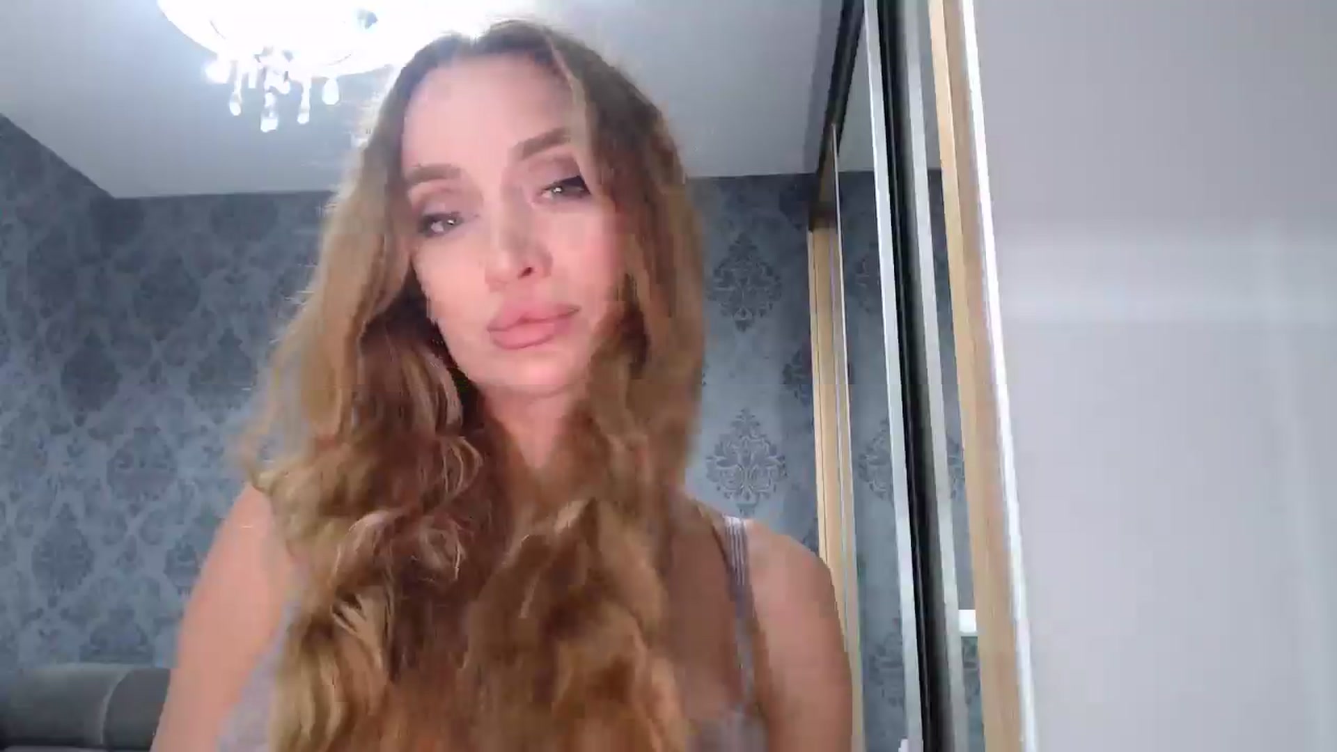 Gallery image thumbnail from Anayys's myfreecams stream on, 04/15/2025, 20:49 image 13 of 20