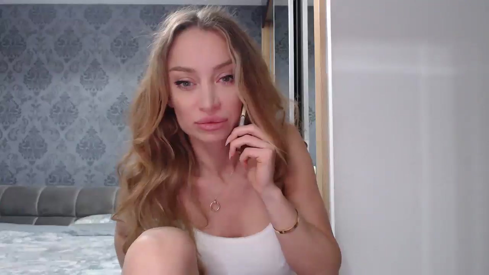 Gallery image thumbnail from Anayys's myfreecams stream on, 04/16/2025, 07:00 image 7 of 20