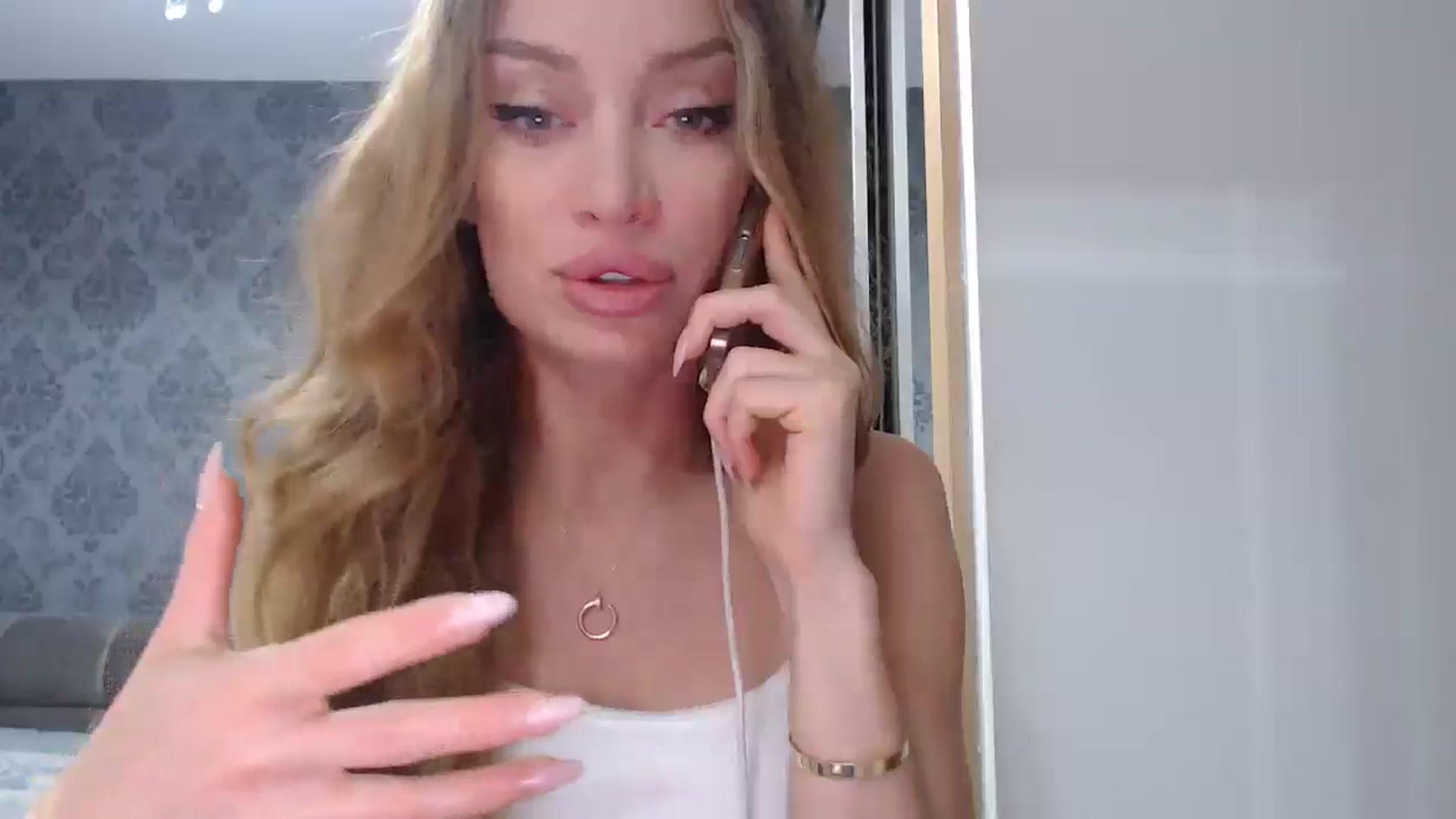 Gallery image thumbnail from Anayys's myfreecams stream on, 04/16/2025, 07:00 image 5 of 20