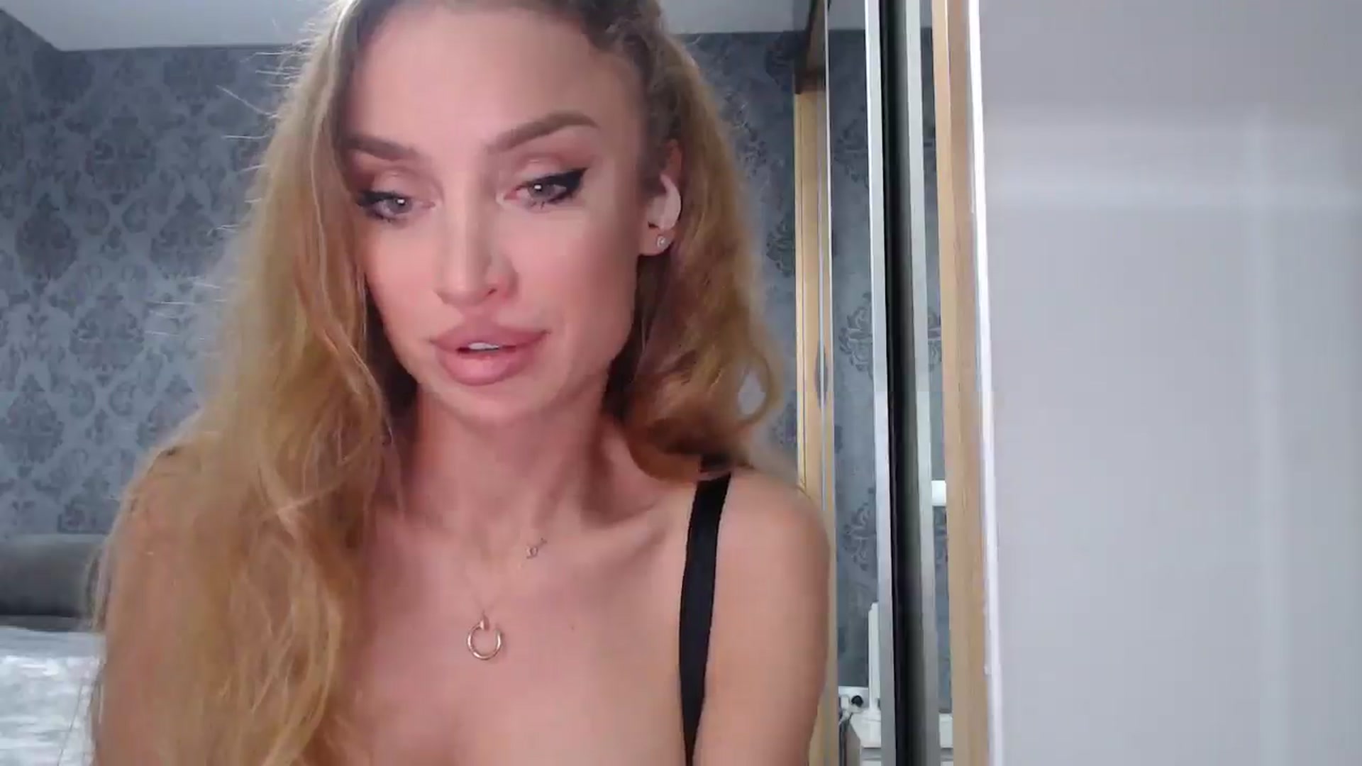 Gallery image thumbnail from Anayys's myfreecams stream on, 04/16/2025, 18:23 image 3 of 20