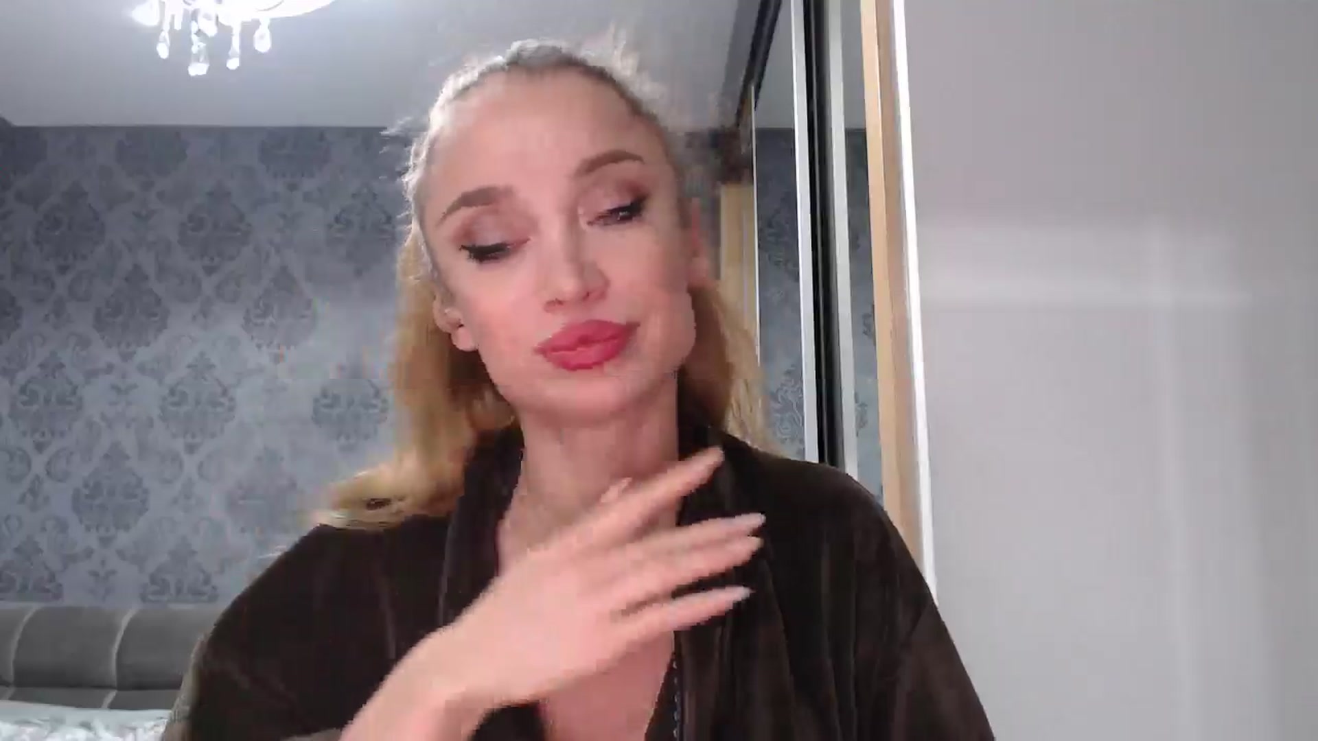 Gallery image thumbnail from Anayys's myfreecams stream on, 04/17/2025, 01:23 image 3 of 20