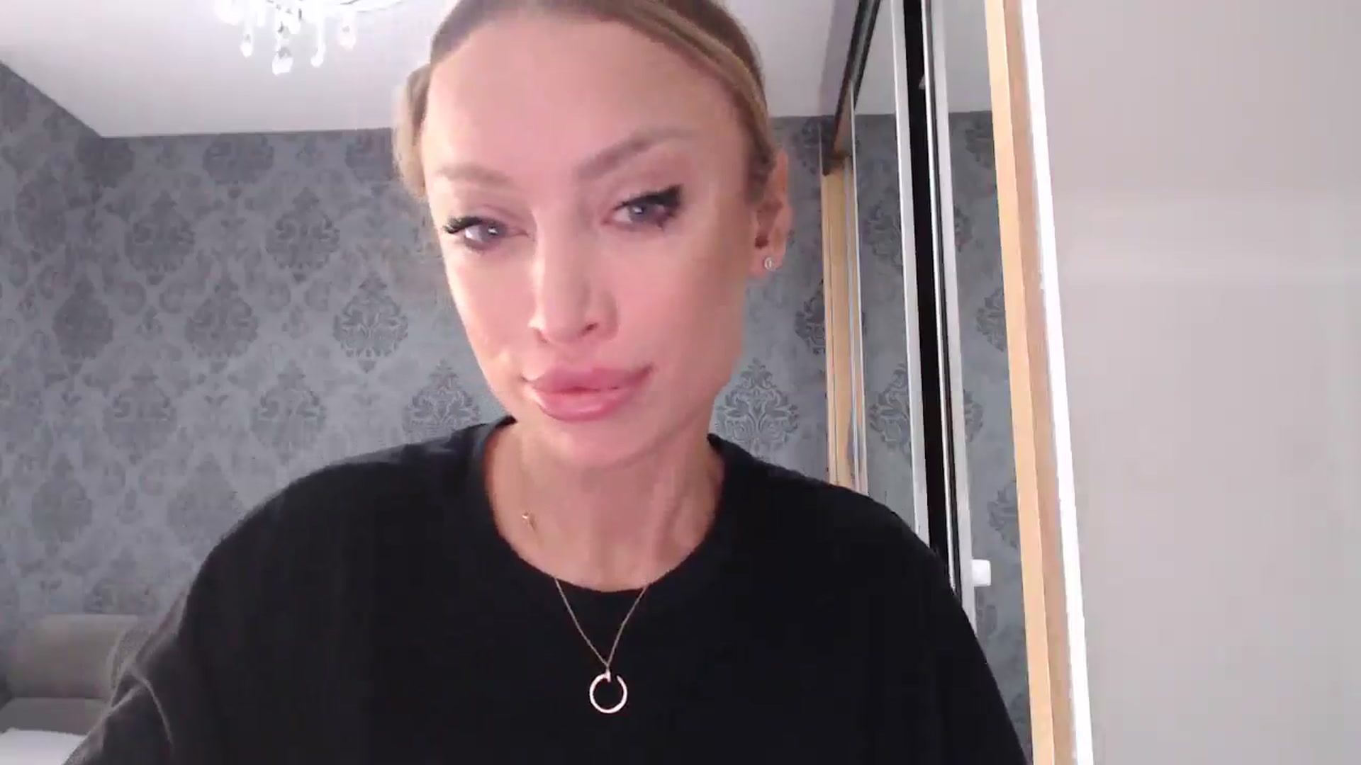 Gallery image thumbnail from Anayys's myfreecams stream on, 04/18/2025, 07:51 image 13 of 20