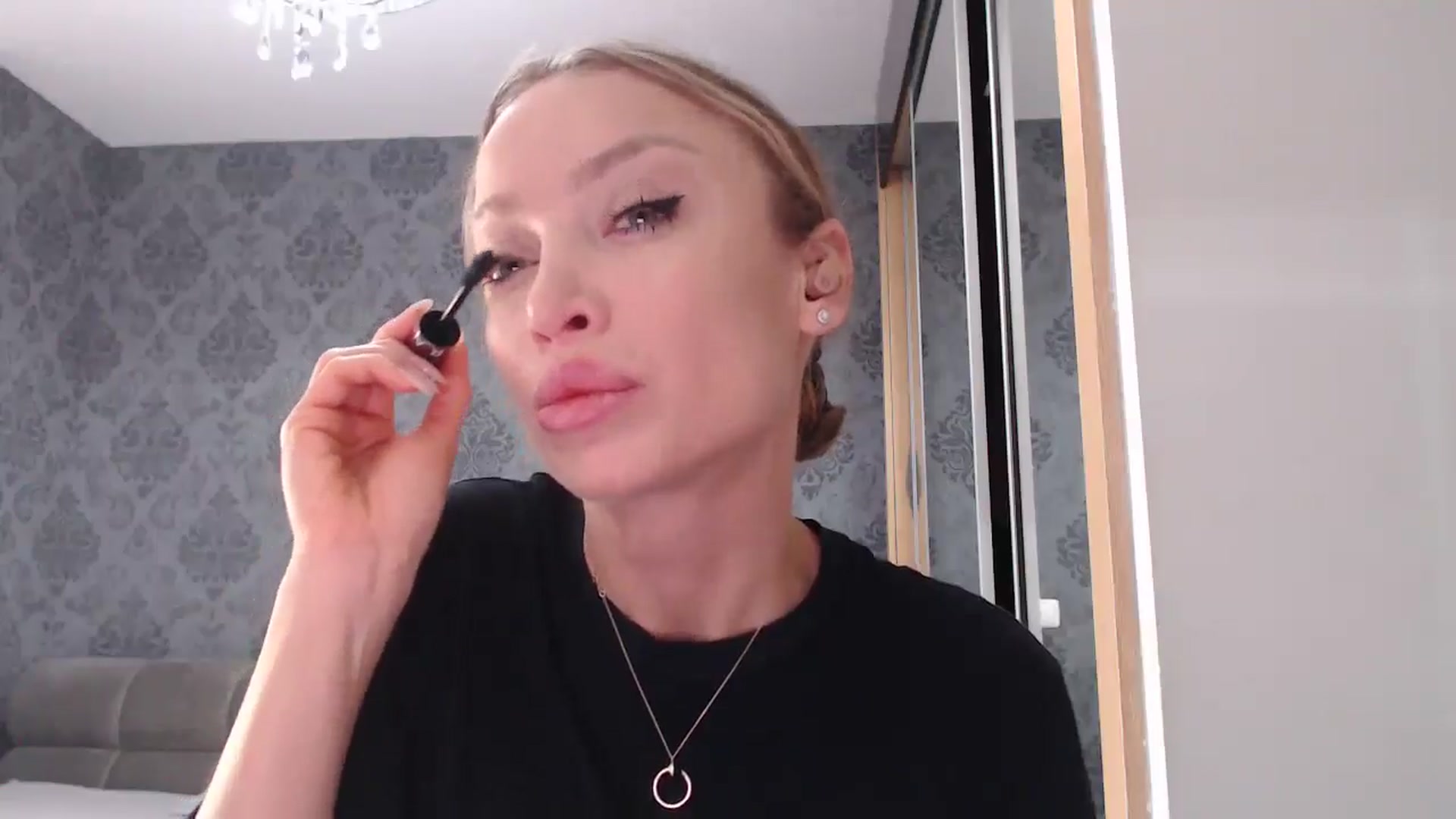 Gallery image thumbnail from Anayys's myfreecams stream on, 04/18/2025, 07:51 image 7 of 20