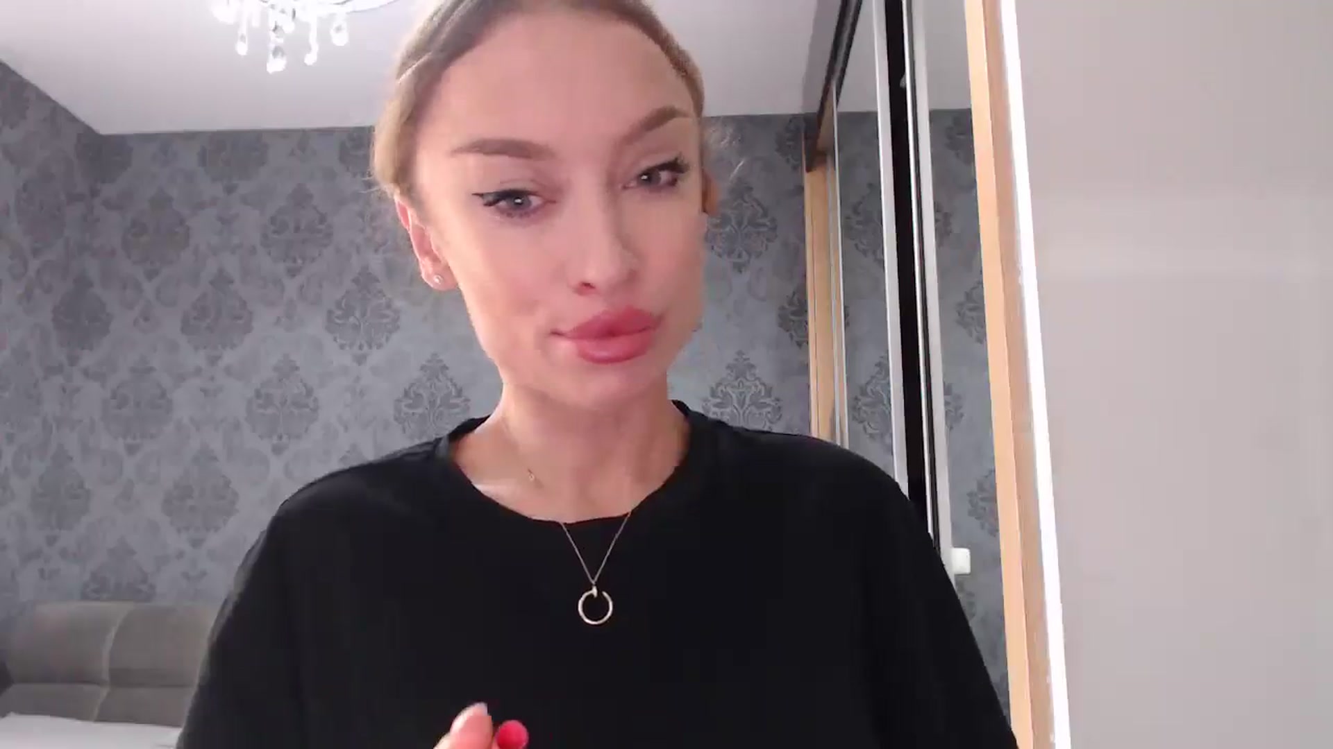 Gallery image thumbnail from Anayys's myfreecams stream on, 04/18/2025, 07:51 image 18 of 20
