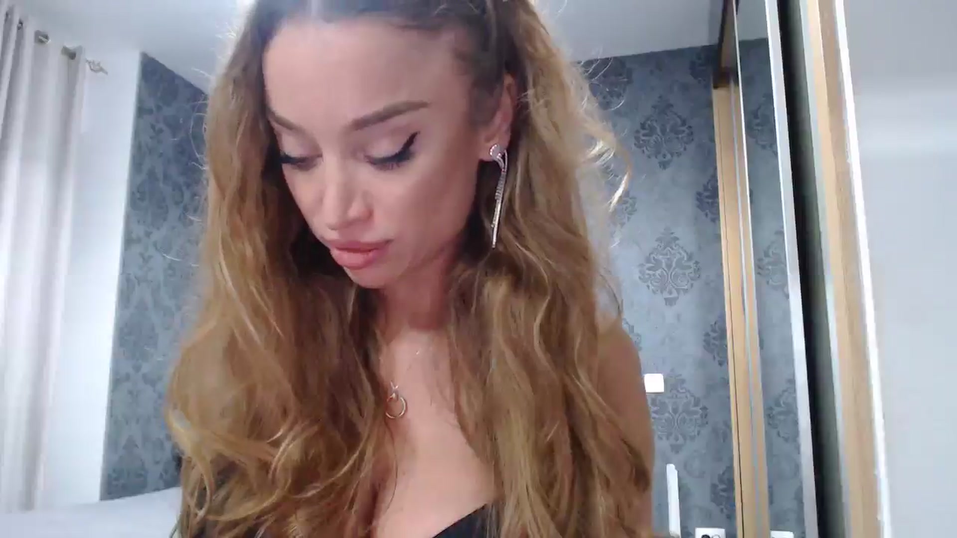 Gallery image thumbnail from Anayys's myfreecams stream on, 04/18/2025, 18:26 image 11 of 20