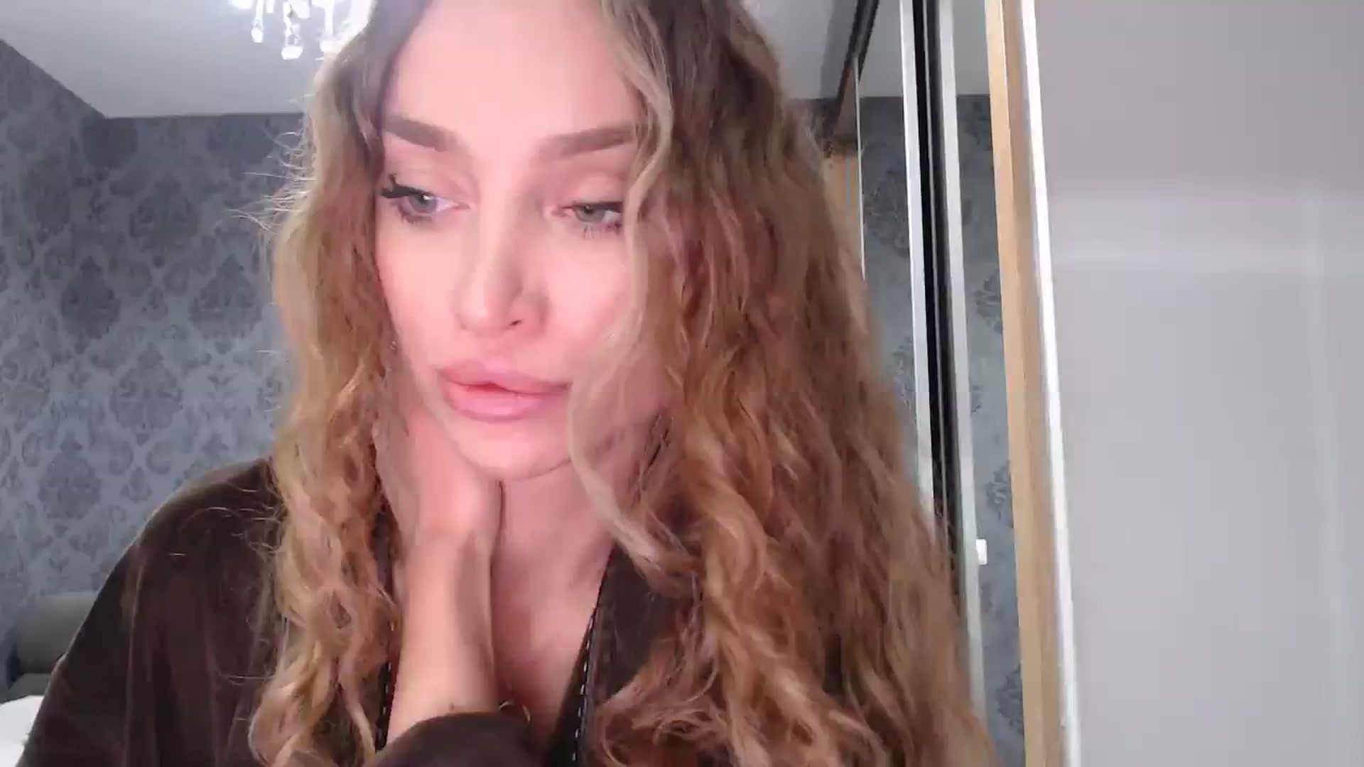 Gallery image thumbnail from Anayys's myfreecams stream on, 04/19/2025, 11:47 image 1 of 20