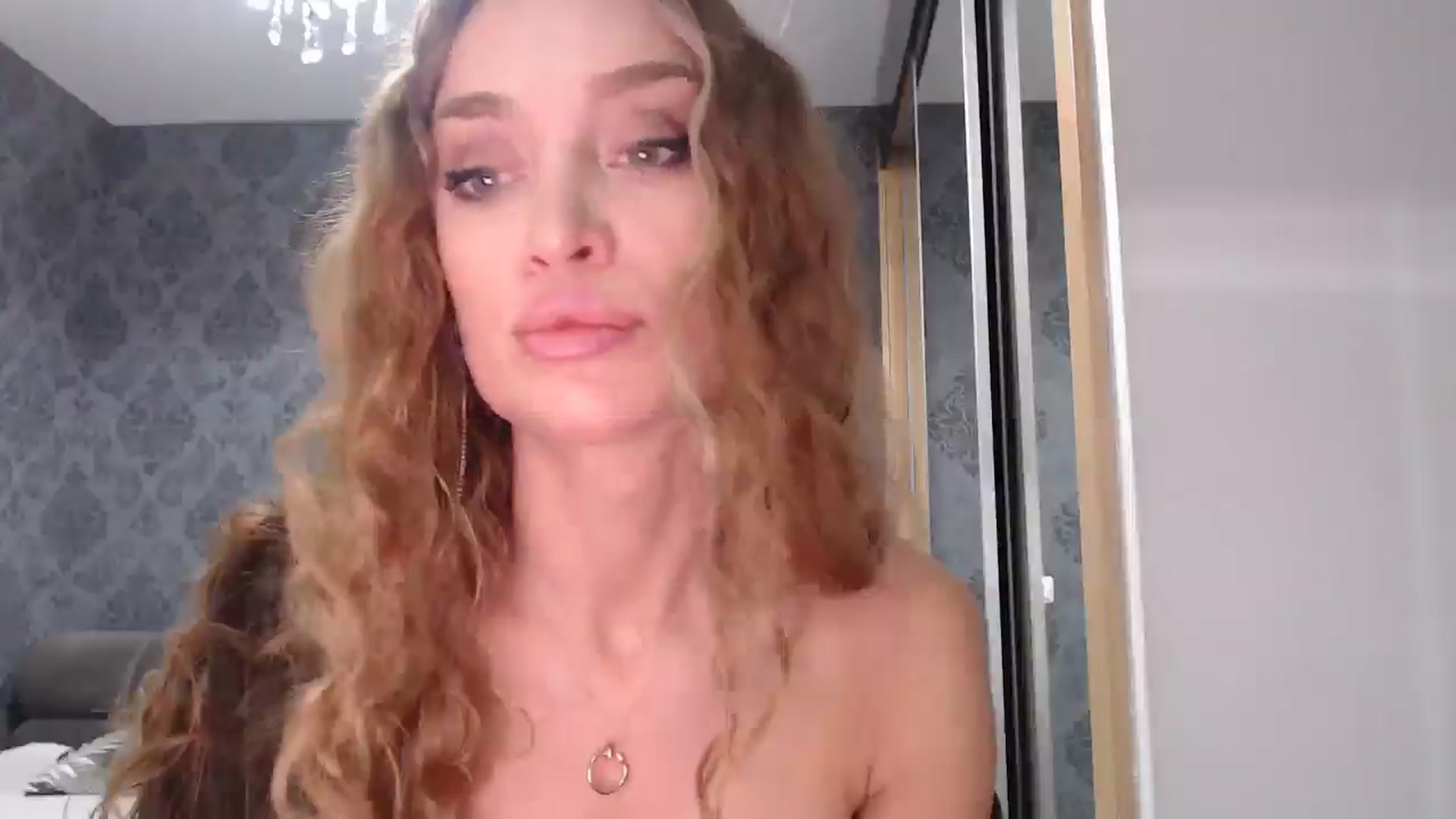 Gallery image thumbnail from Anayys's myfreecams stream on, 04/19/2025, 11:47 image 6 of 20
