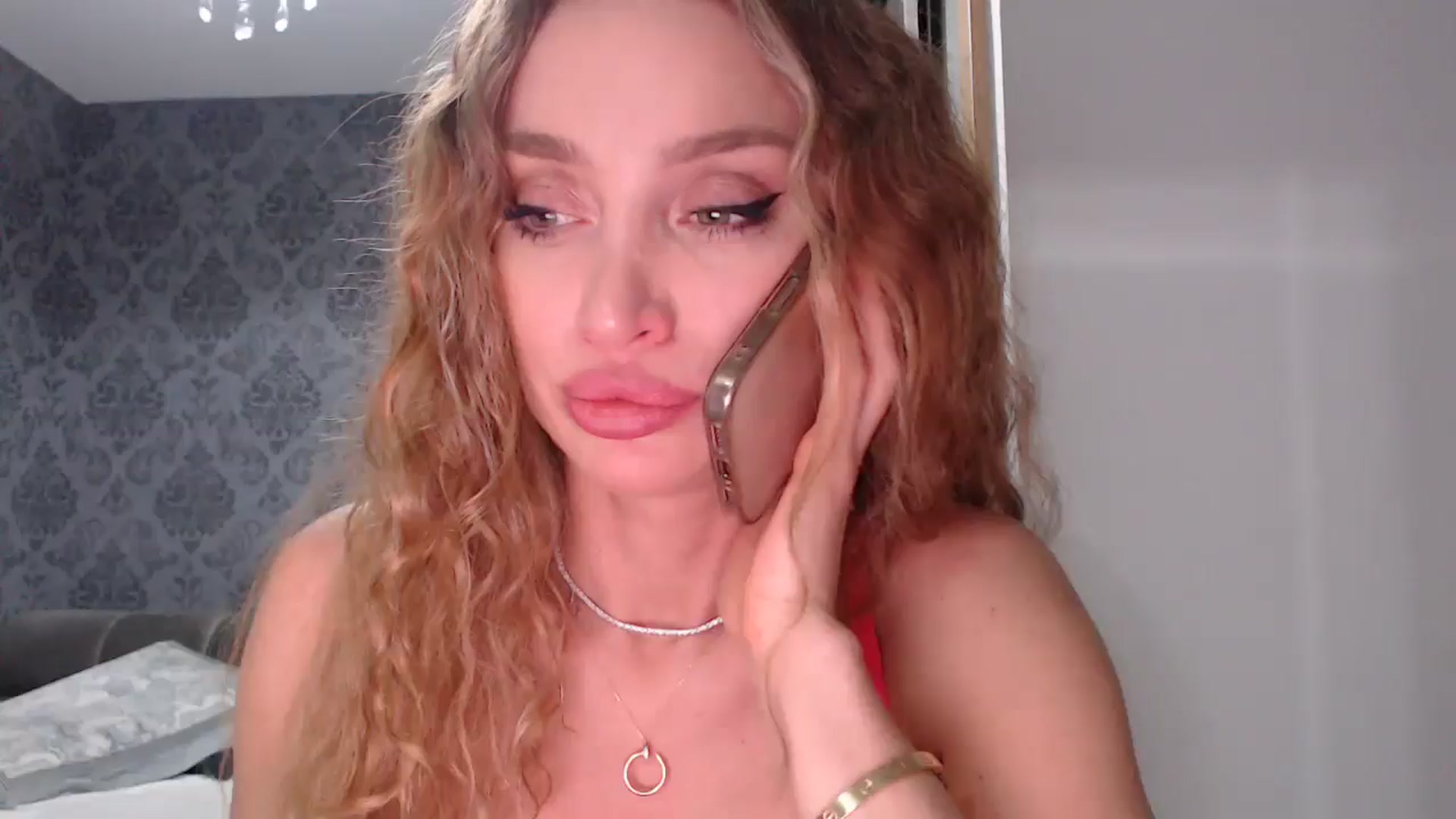 Gallery image thumbnail from Anayys's myfreecams stream on, 04/19/2025, 18:23 image 8 of 20