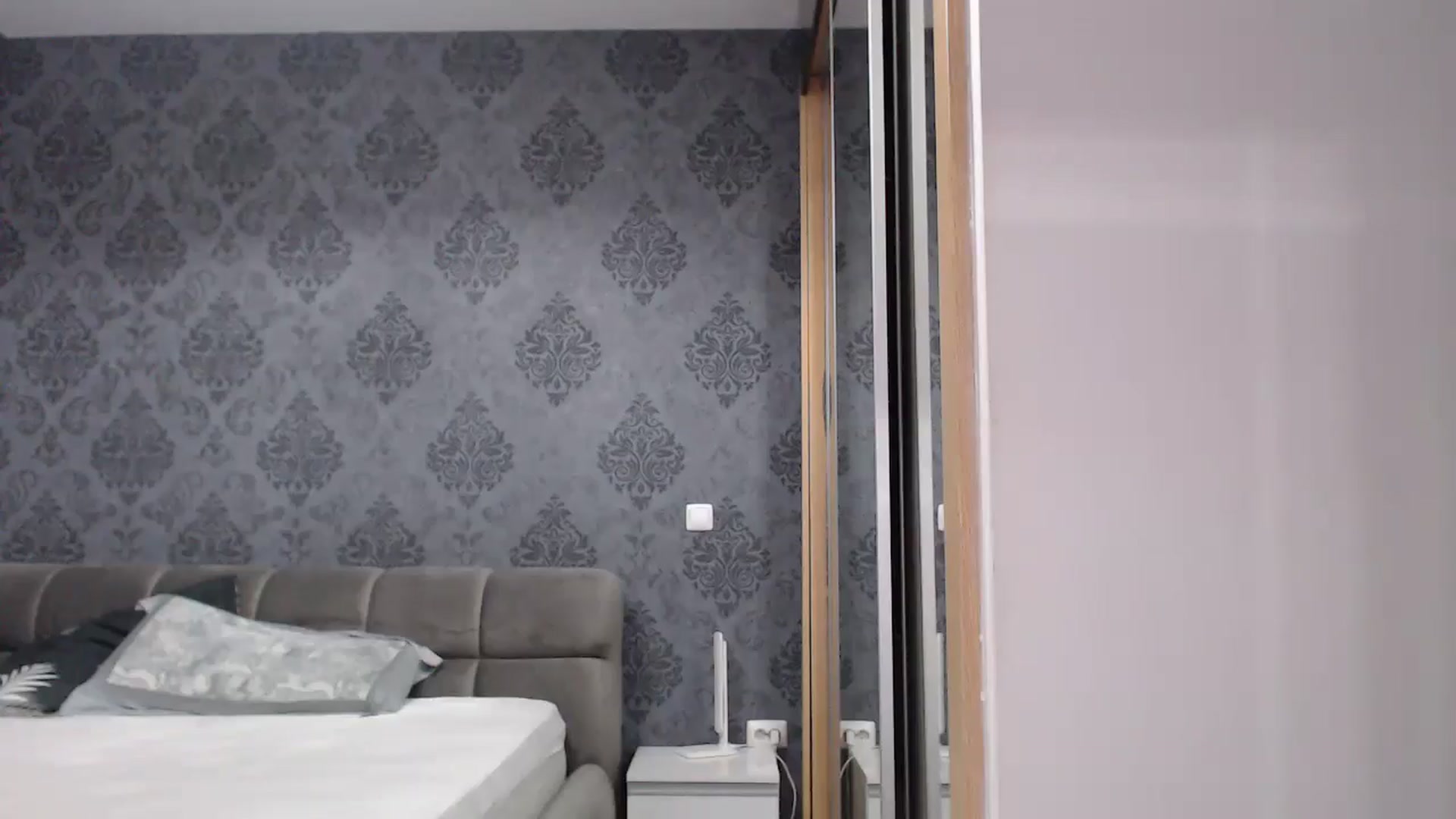 Gallery image thumbnail from Anayys's myfreecams stream on, 04/19/2025, 22:19 image 12 of 20