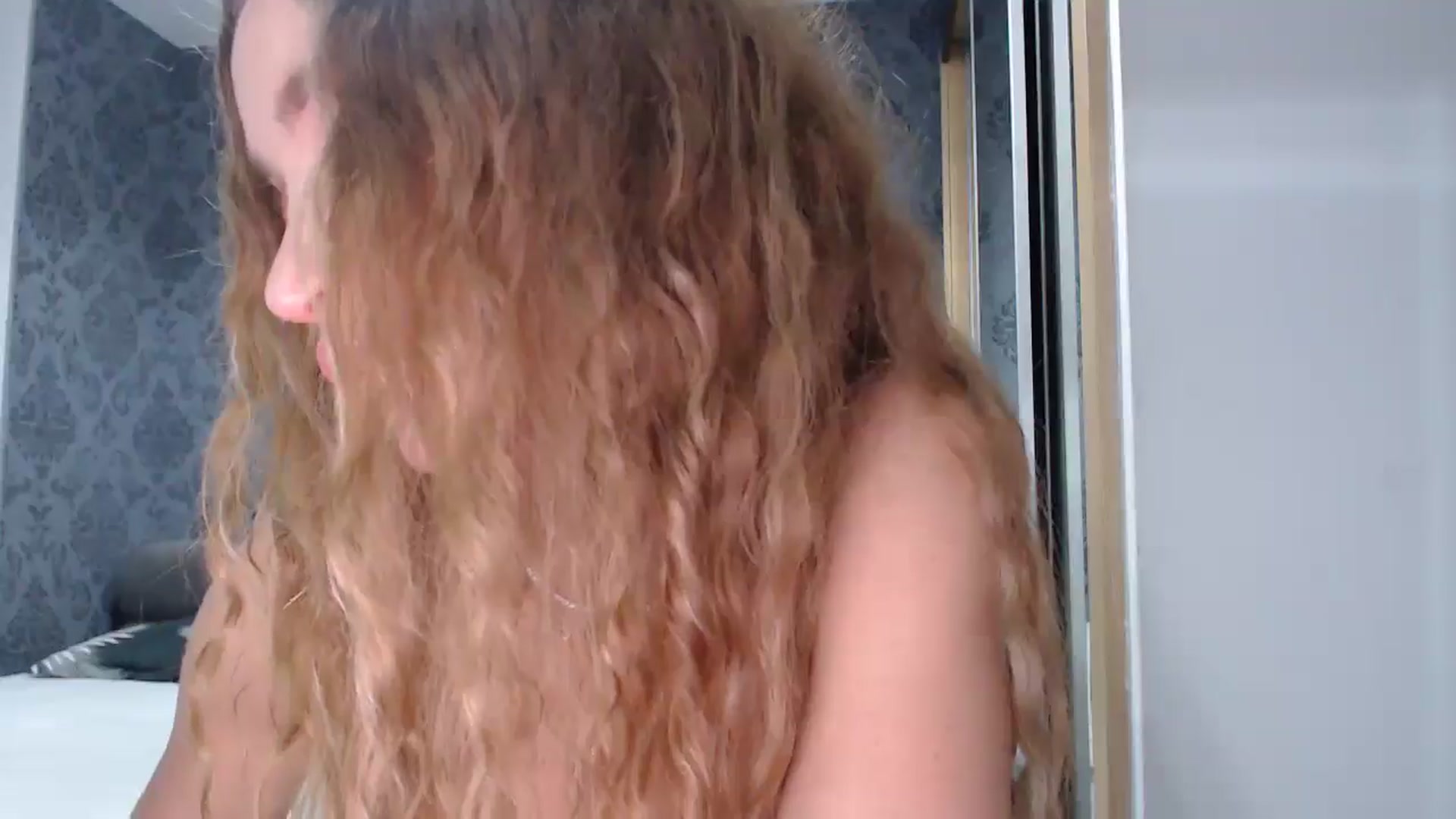 Gallery image thumbnail from Anayys's myfreecams stream on, 04/20/2025, 24:20 image 19 of 20