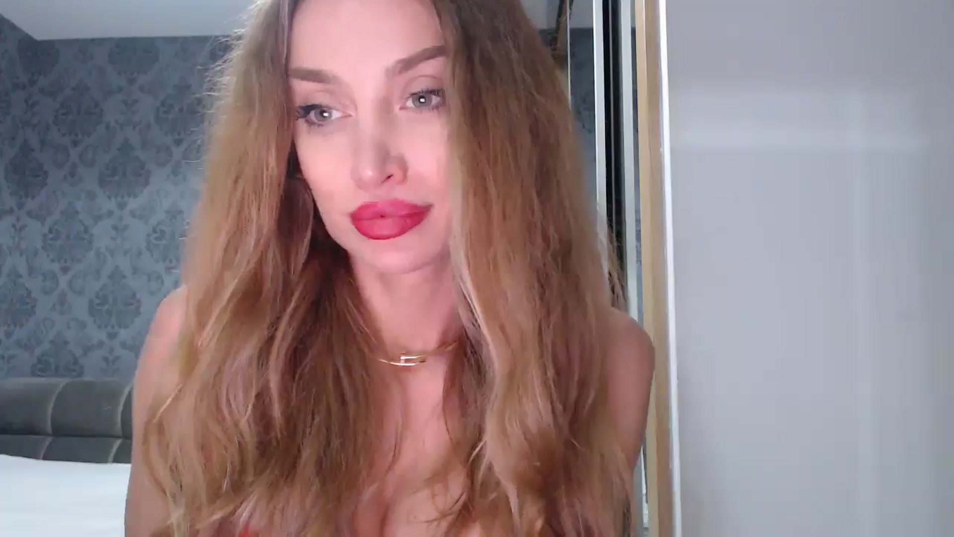 Gallery image thumbnail from Anayys's myfreecams stream on, 04/20/2025, 21:17 image 2 of 20