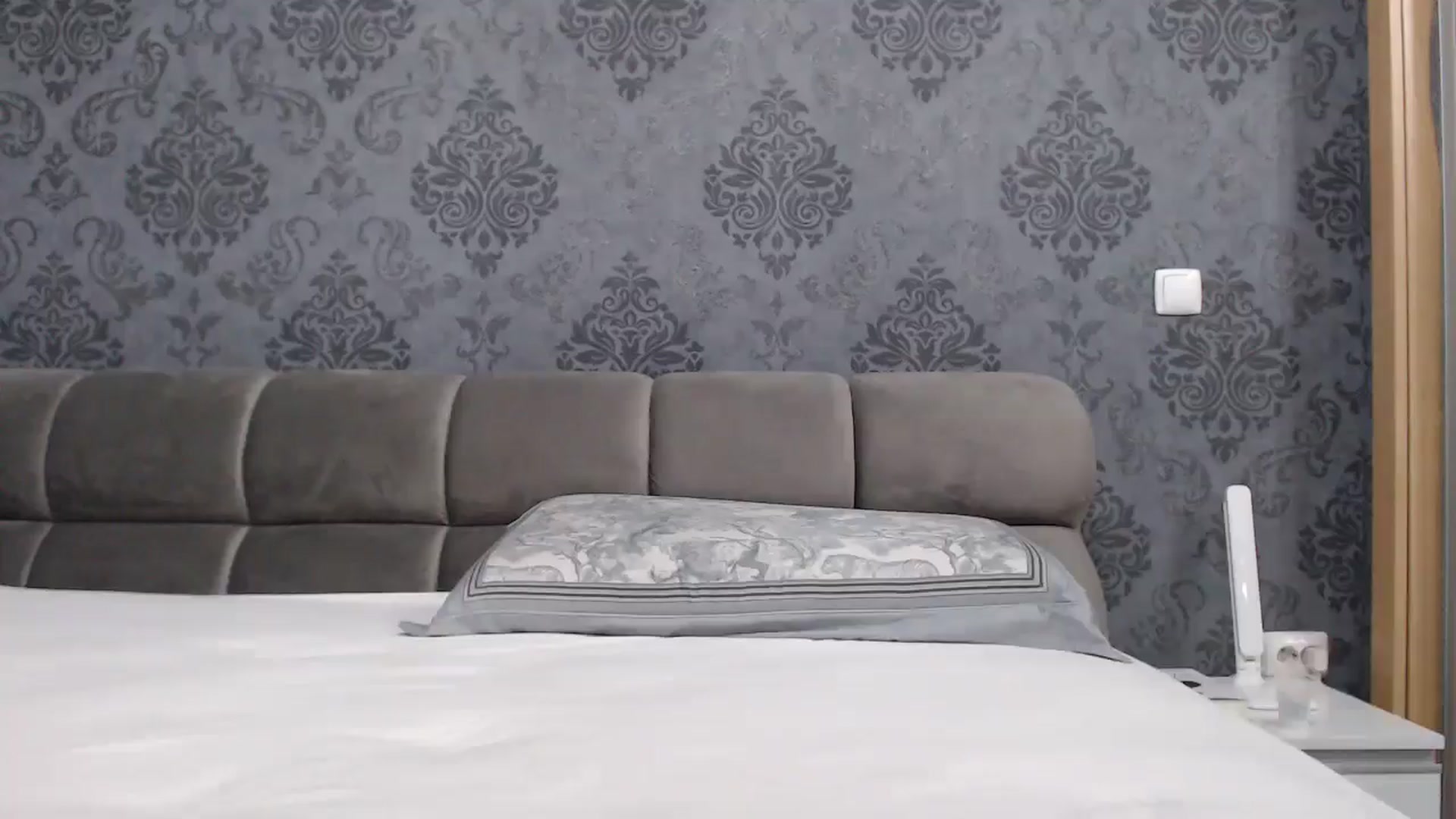Gallery image thumbnail from Anayys's myfreecams stream on, 04/21/2025, 24:10 image 15 of 20