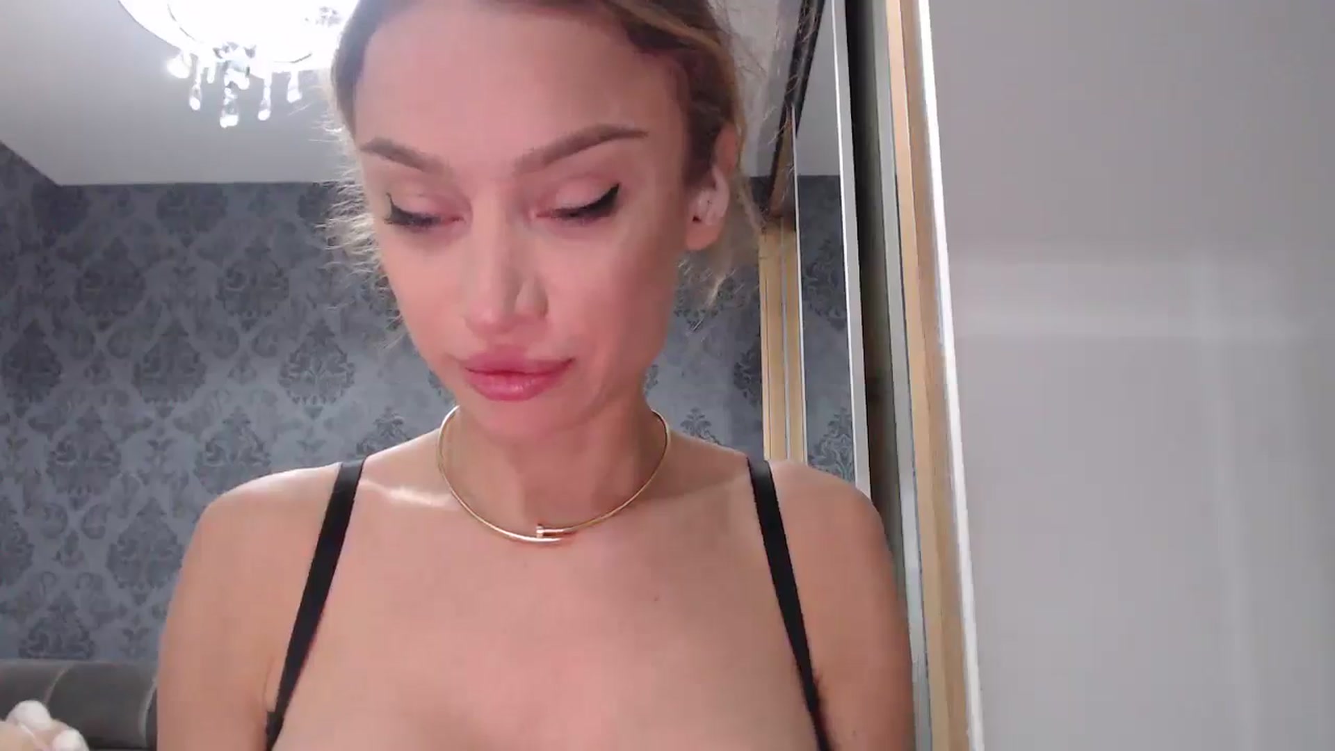 Gallery image thumbnail from Anayys's myfreecams stream on, 04/22/2025, 10:21 image 5 of 20