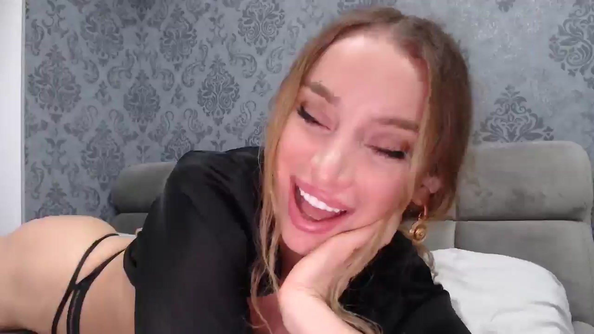 Gallery image thumbnail from Anayys's myfreecams stream on, 04/24/2025, 24:45 image 18 of 20