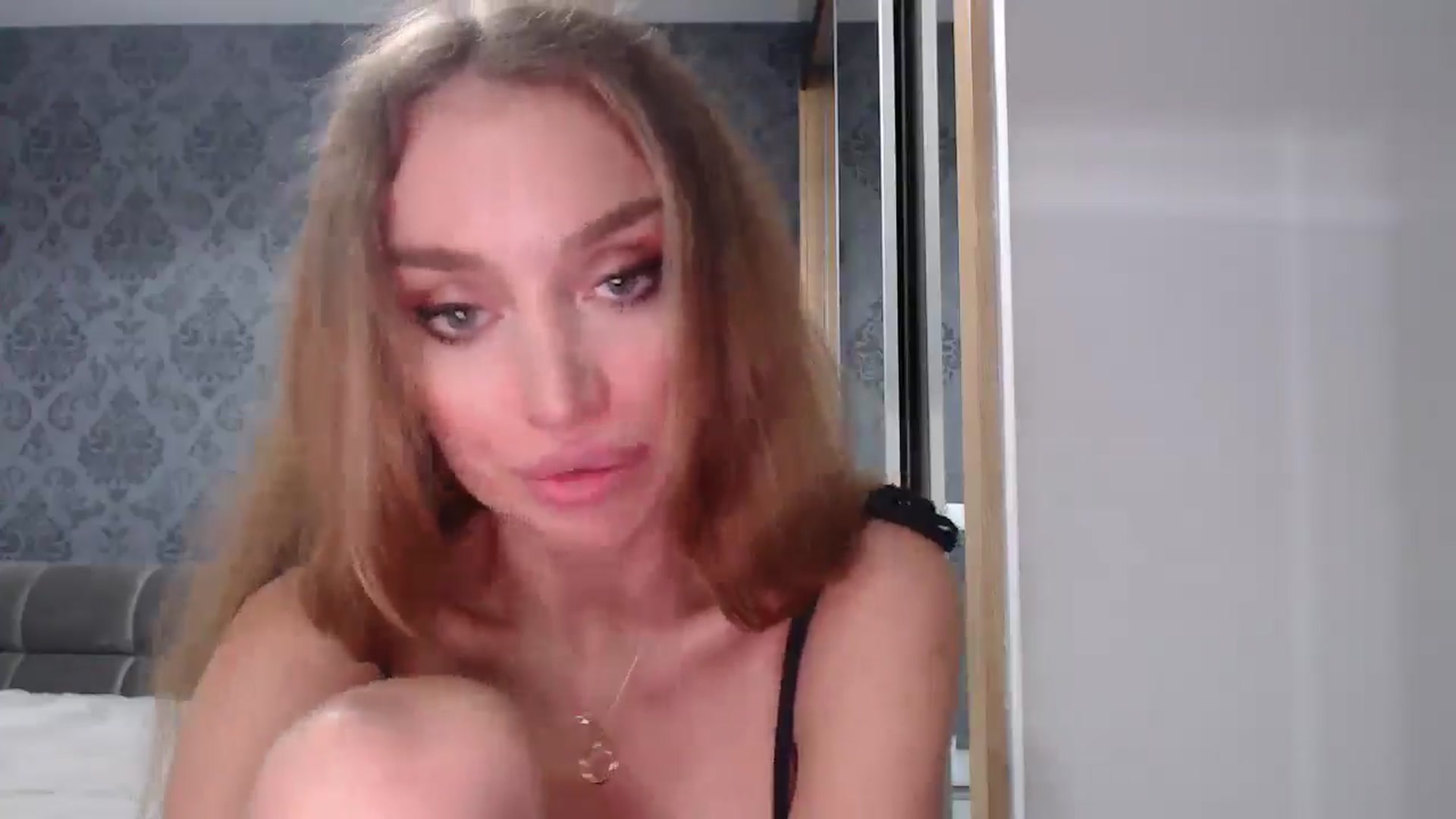 Gallery image thumbnail from Anayys's myfreecams stream on, 04/25/2025, 01:25 image 12 of 20