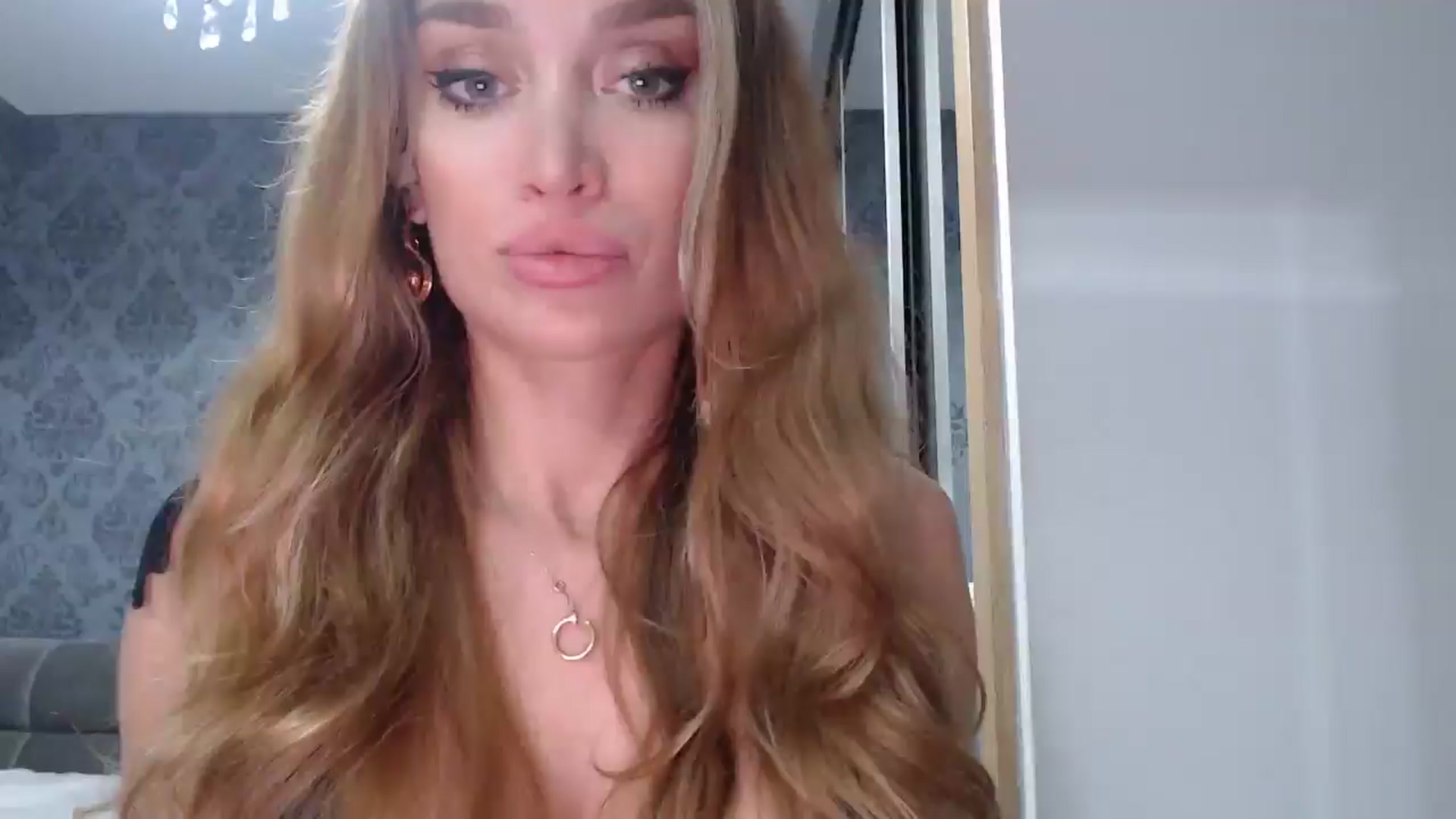 Gallery image thumbnail from Anayys's myfreecams stream on, 04/25/2025, 01:25 image 1 of 20